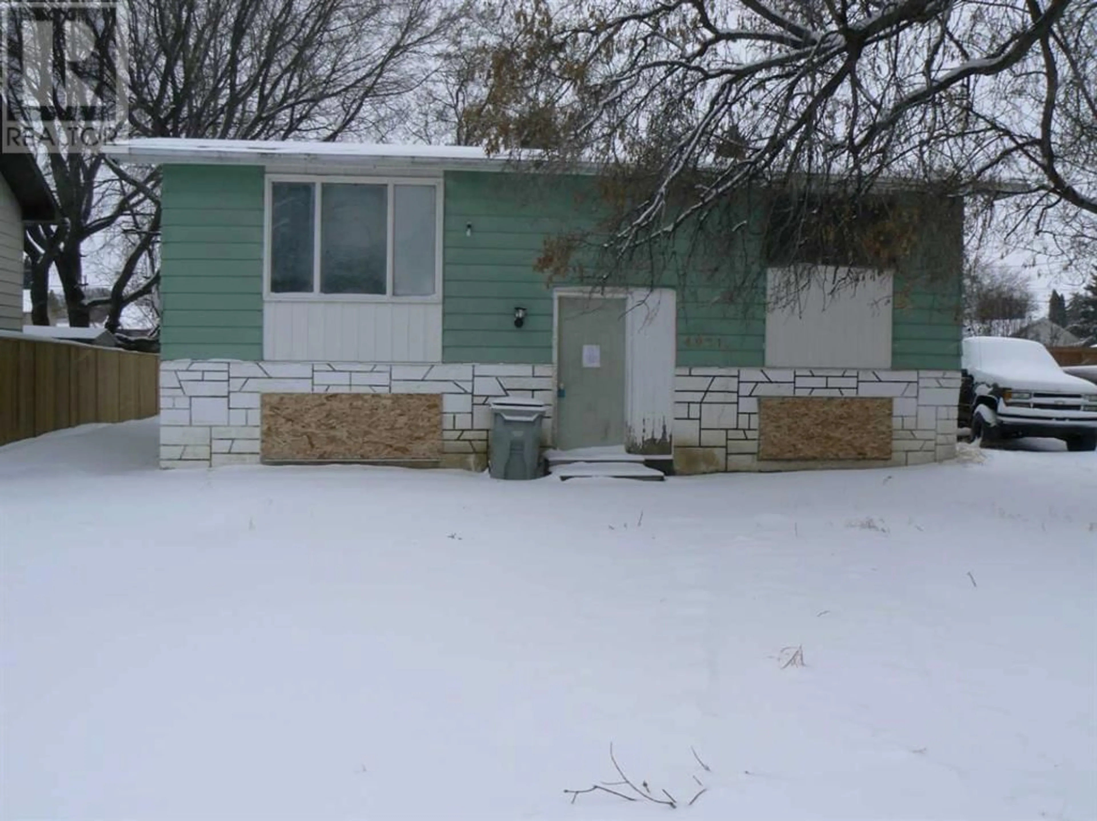 Frontside or backside of a home for 4921 59 Avenue, High Prairie Alberta T0G1E0