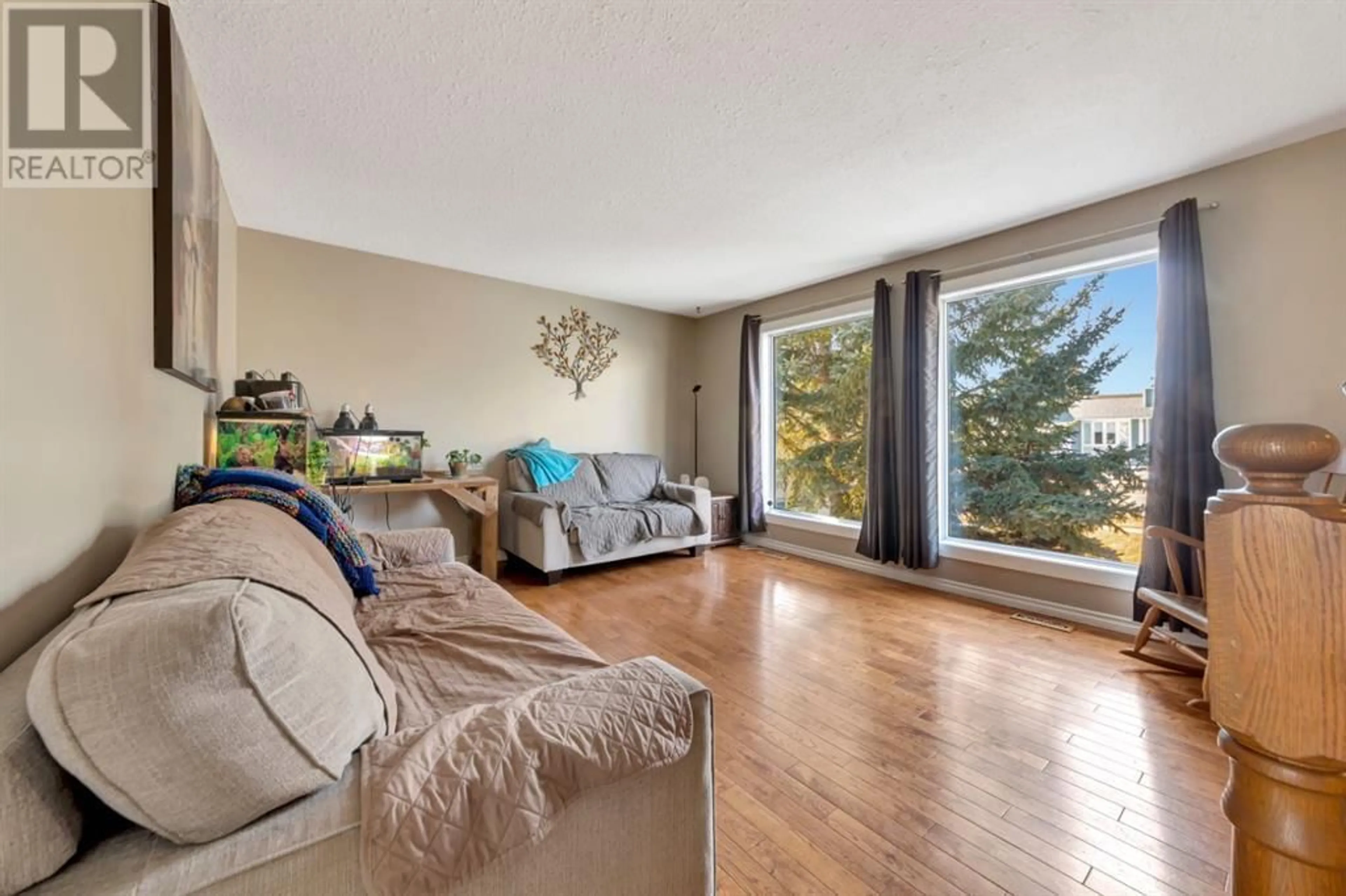Living room for 2705 52 Avenue, Lloydminster Alberta T9V2L3