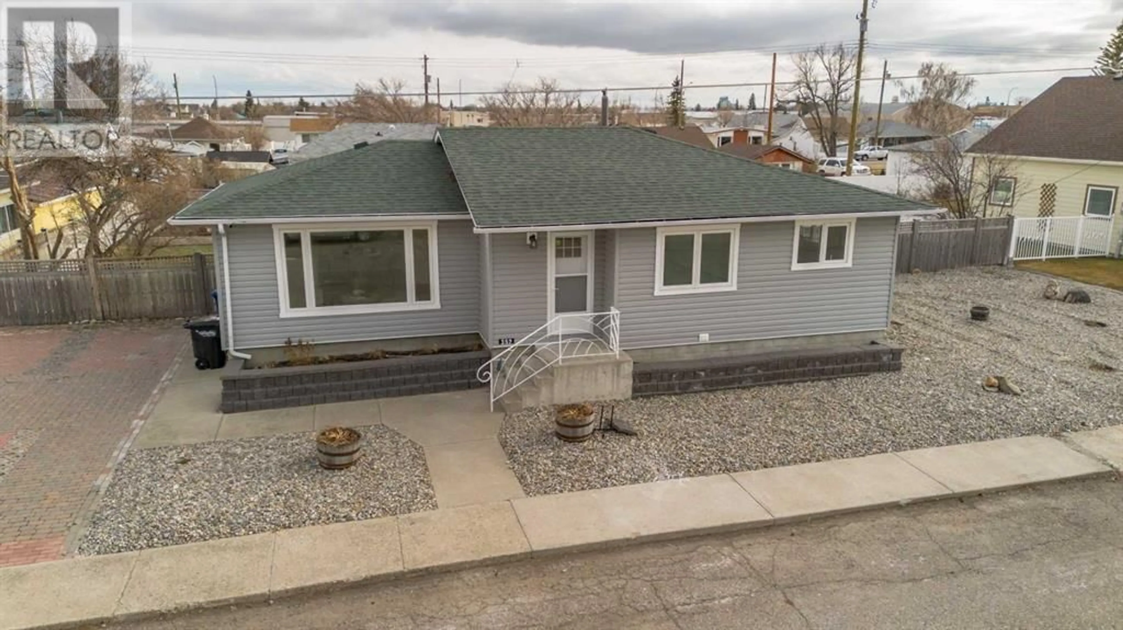A pic from exterior of the house or condo for 352 27 Street, Fort Macleod Alberta T0L0Z0