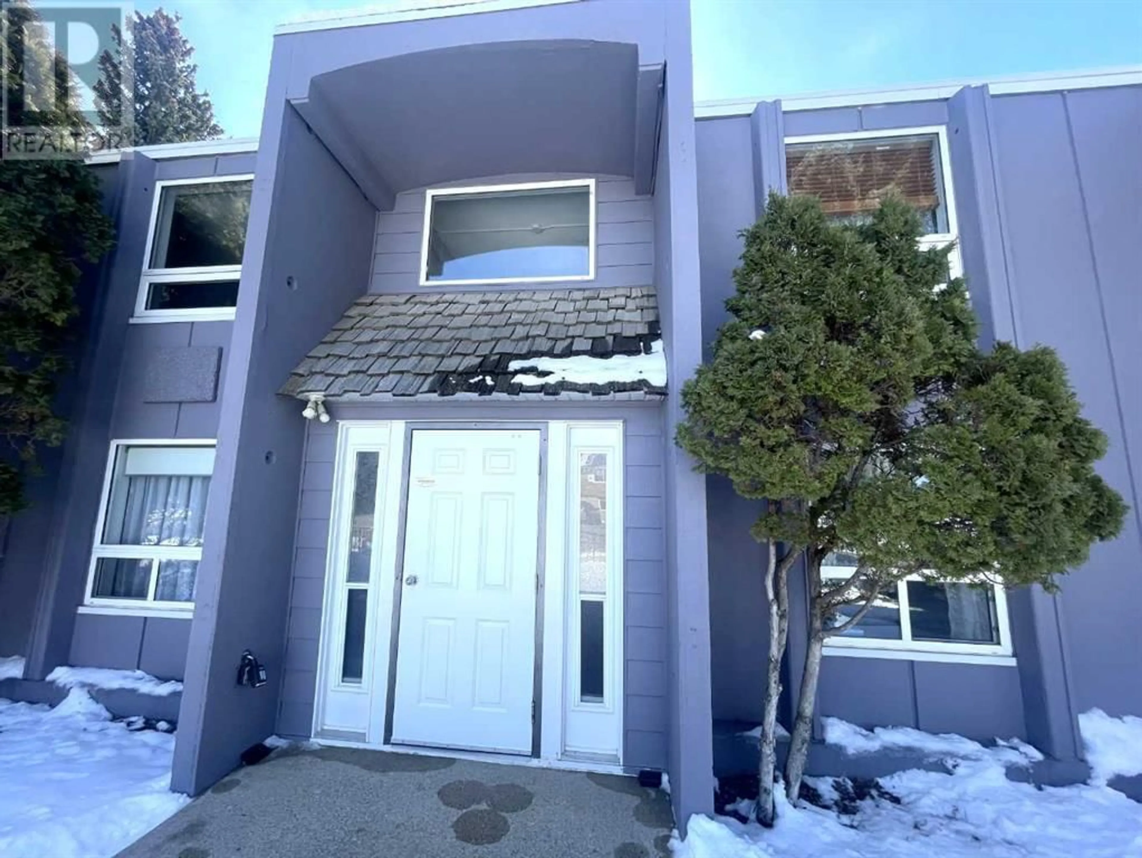 A pic from exterior of the house or condo for H204 2004 13 Avenue N, Lethbridge Alberta T1H5B1
