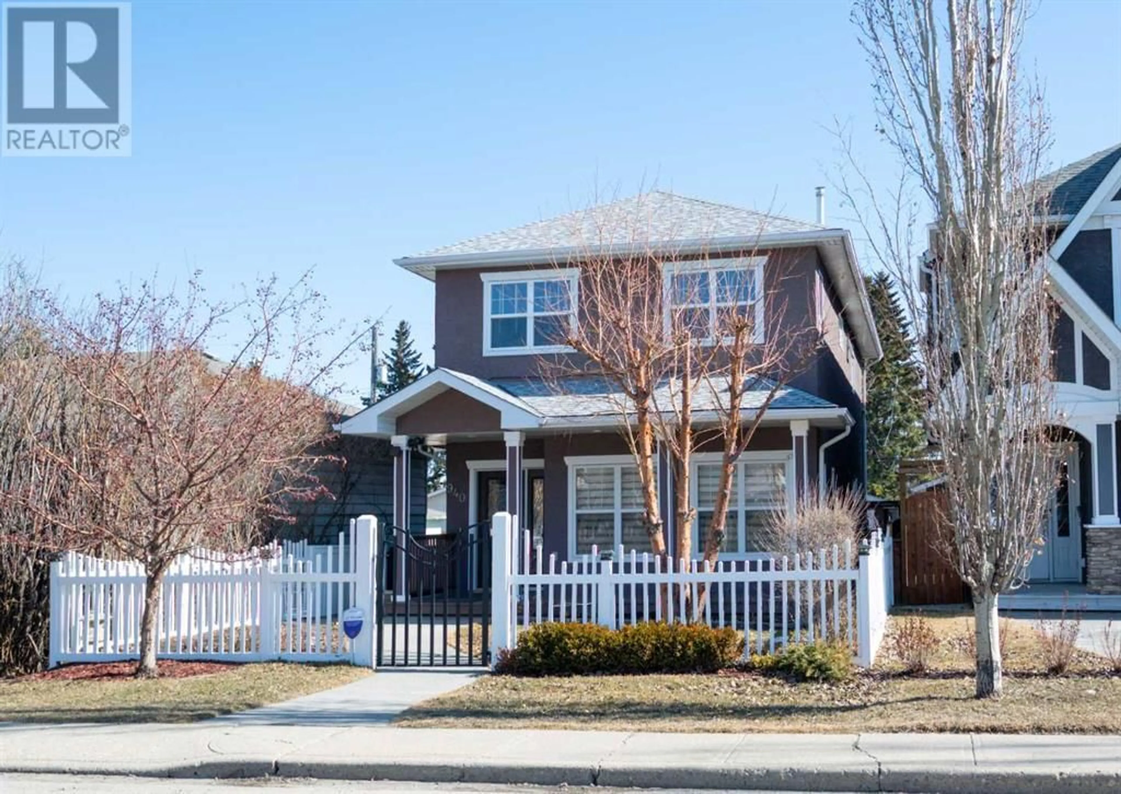 Frontside or backside of a home for 940 40 Street SW, Calgary Alberta T3C1W3