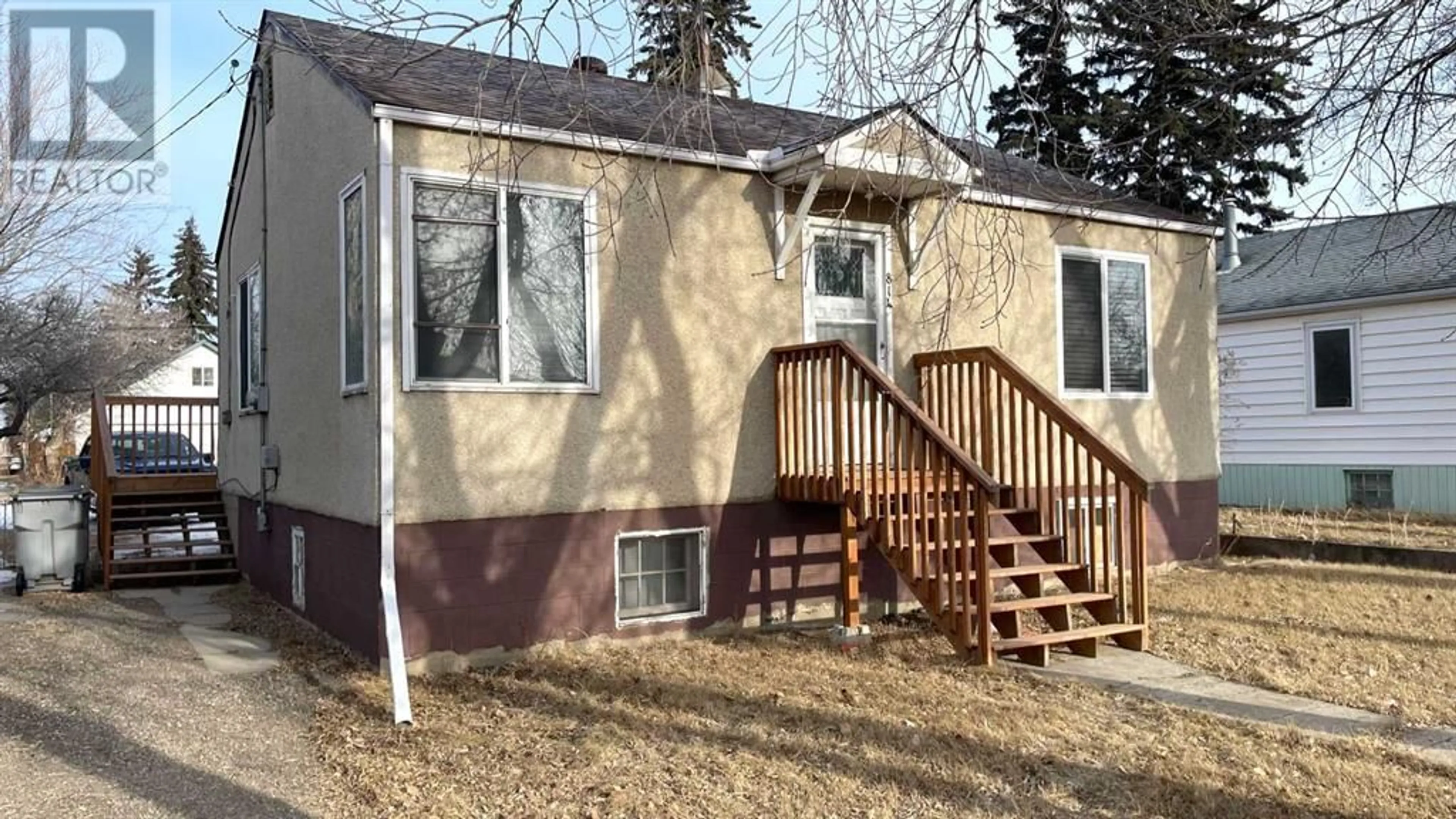 A pic from exterior of the house or condo for 814 10 Street, Wainwright Alberta T9W1E1