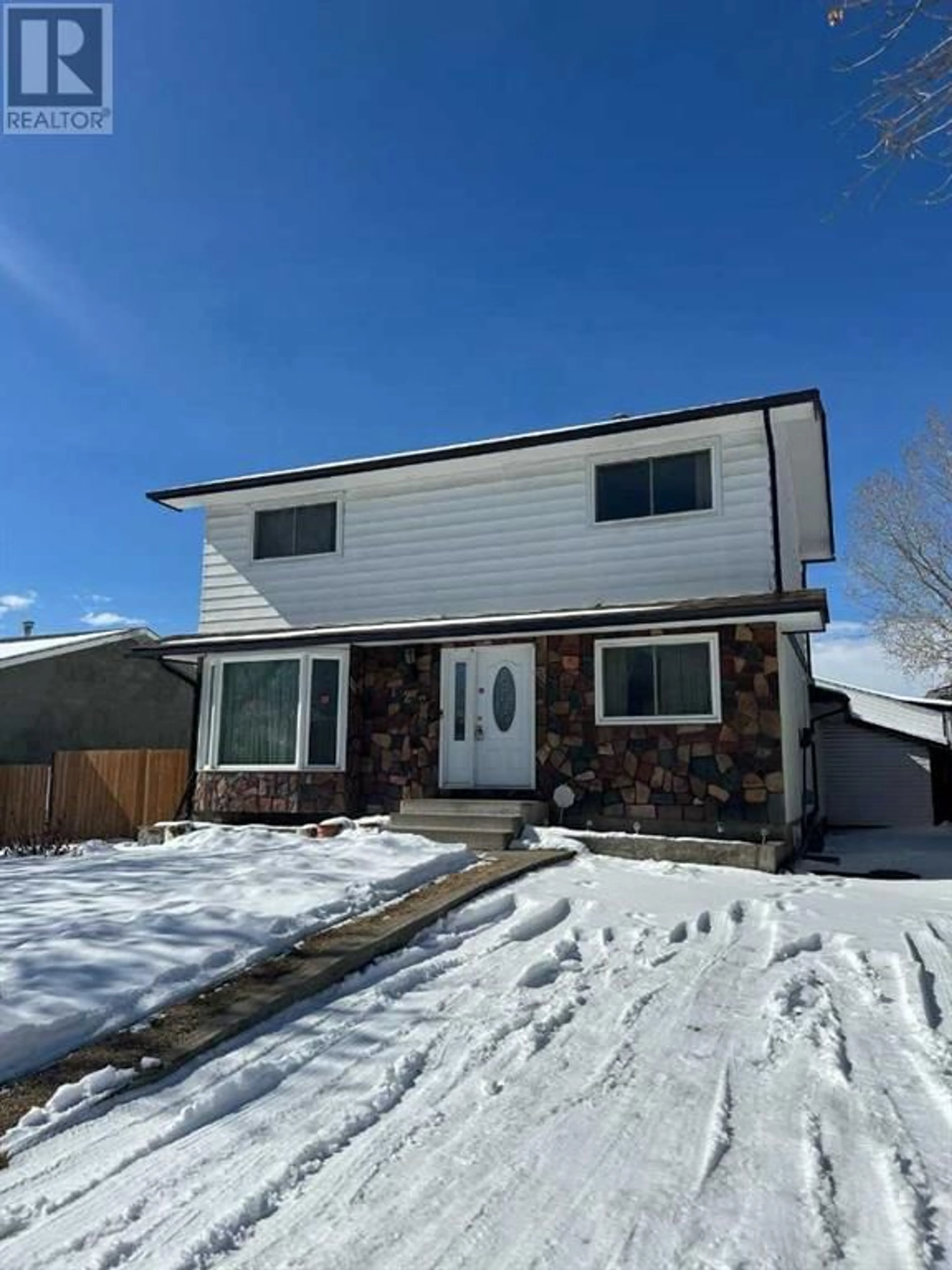 Frontside or backside of a home for 127 whiteview Close NE, Calgary Alberta T1Y1R1