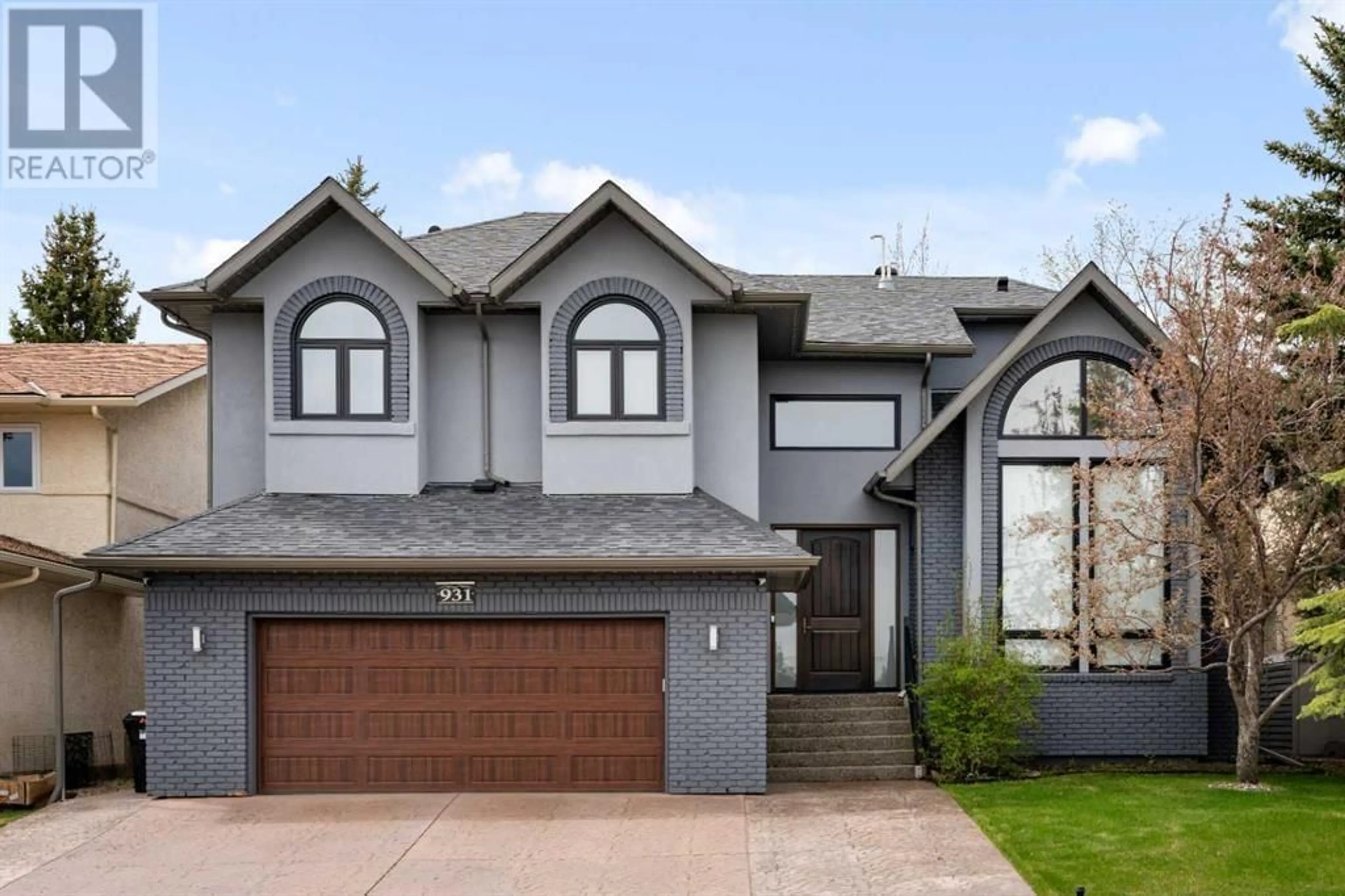 Frontside or backside of a home for 931 Shawnee Drive SW, Calgary Alberta T2Y2G8