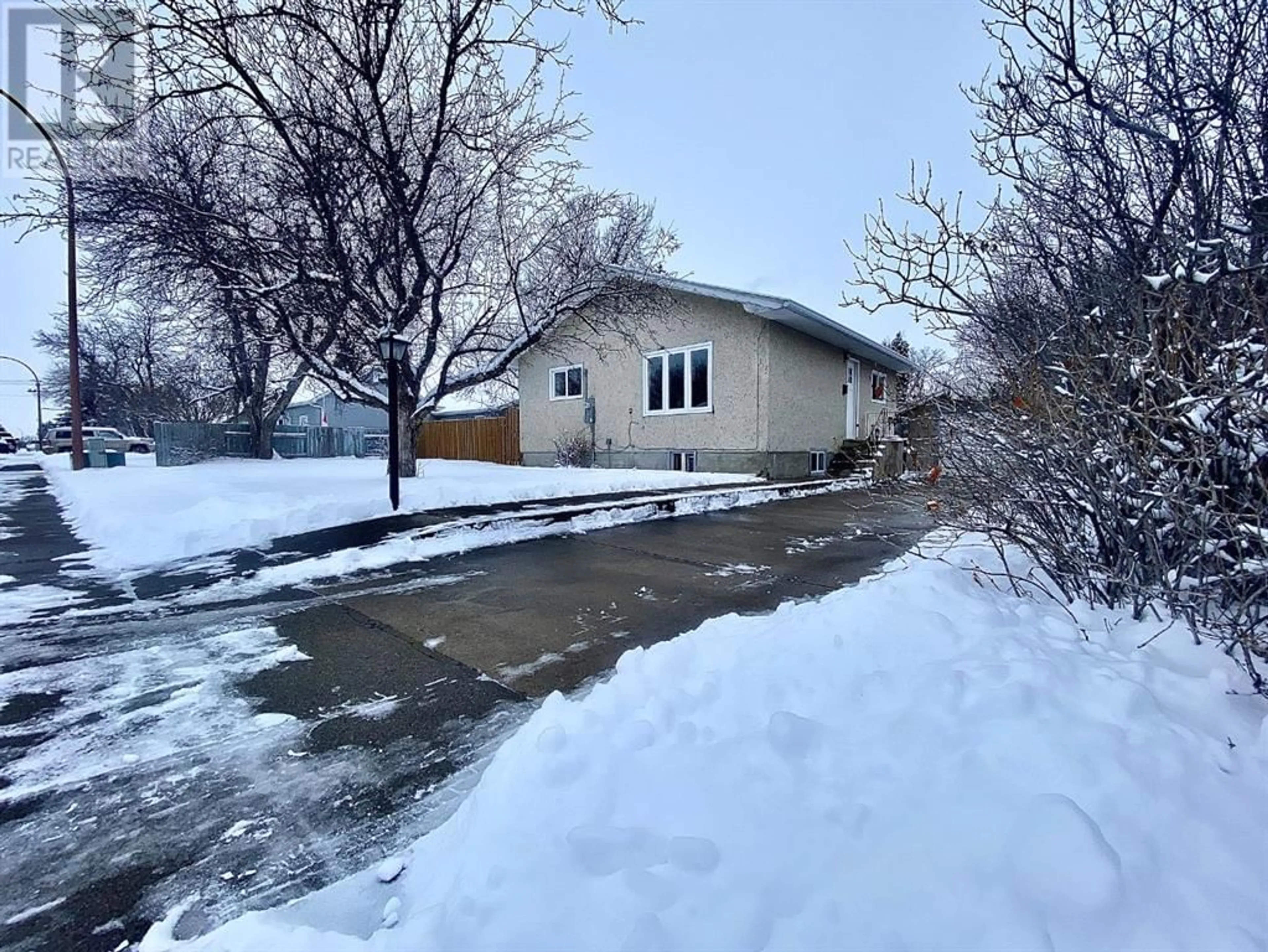 Frontside or backside of a home for 137 19 Street, Fort Macleod Alberta T0L0Z0