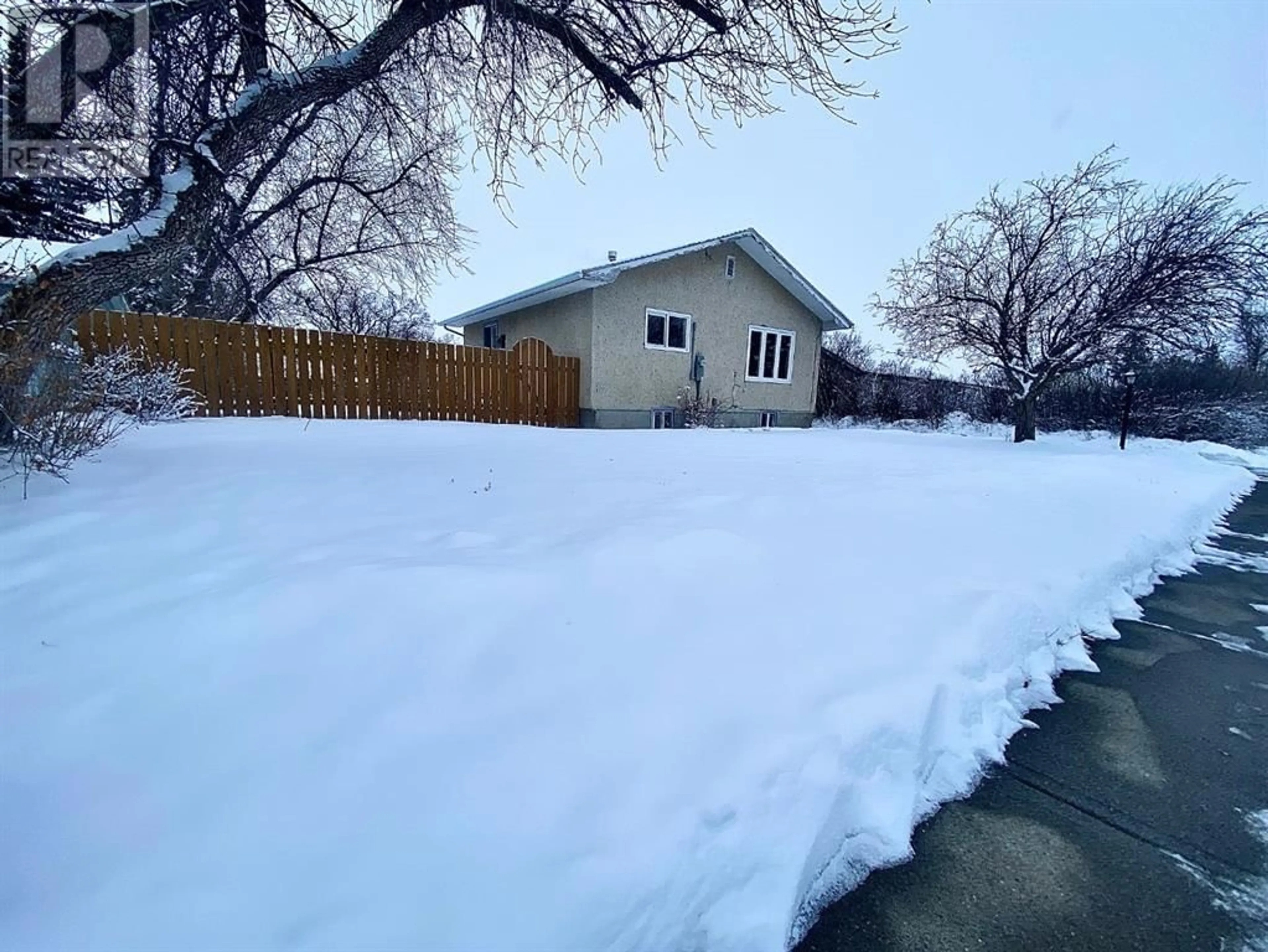 Frontside or backside of a home for 137 19 Street, Fort Macleod Alberta T0L0Z0