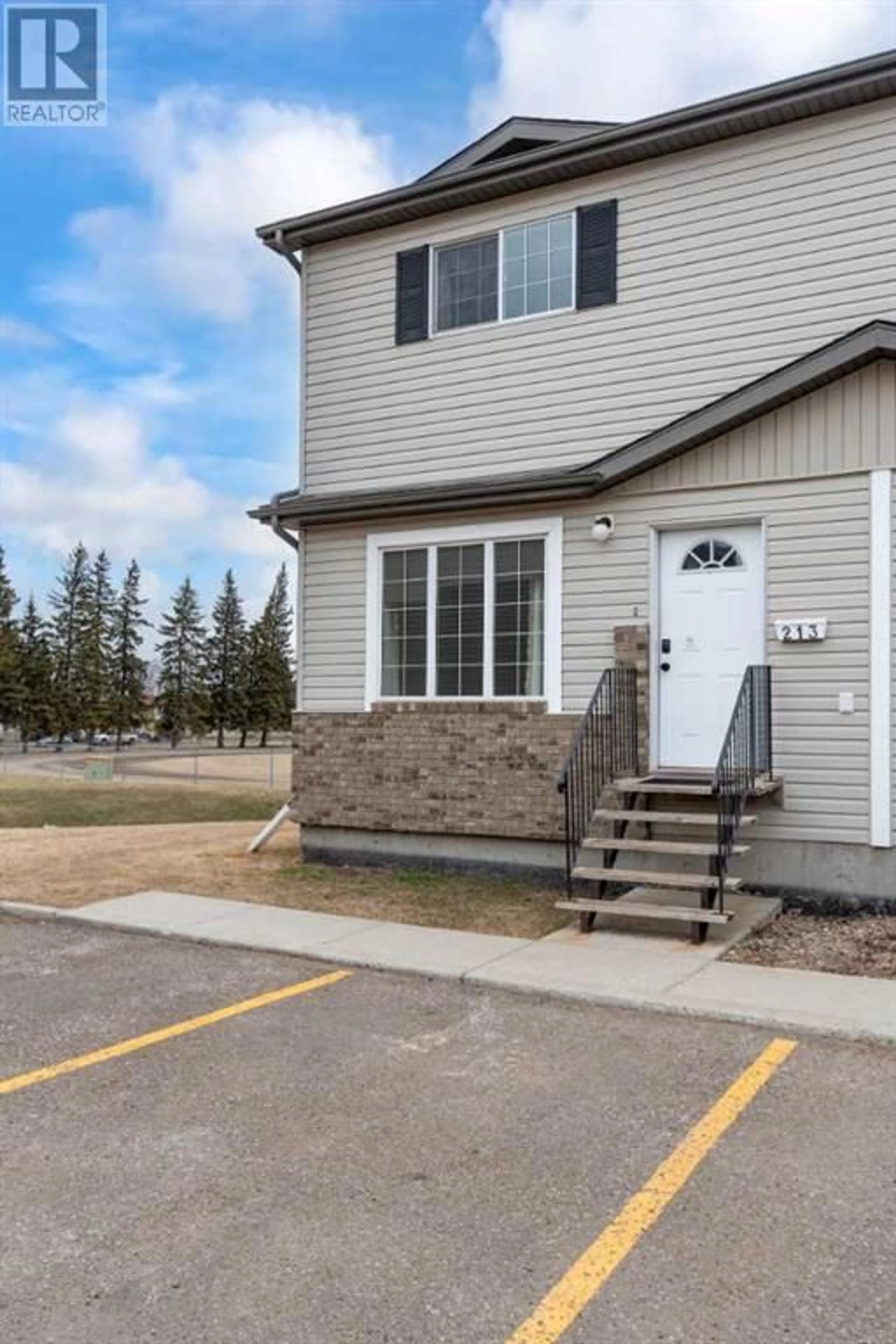 A pic from exterior of the house or condo for 213 4801 47 Avenue, Lloydminster Saskatchewan S9V0T9