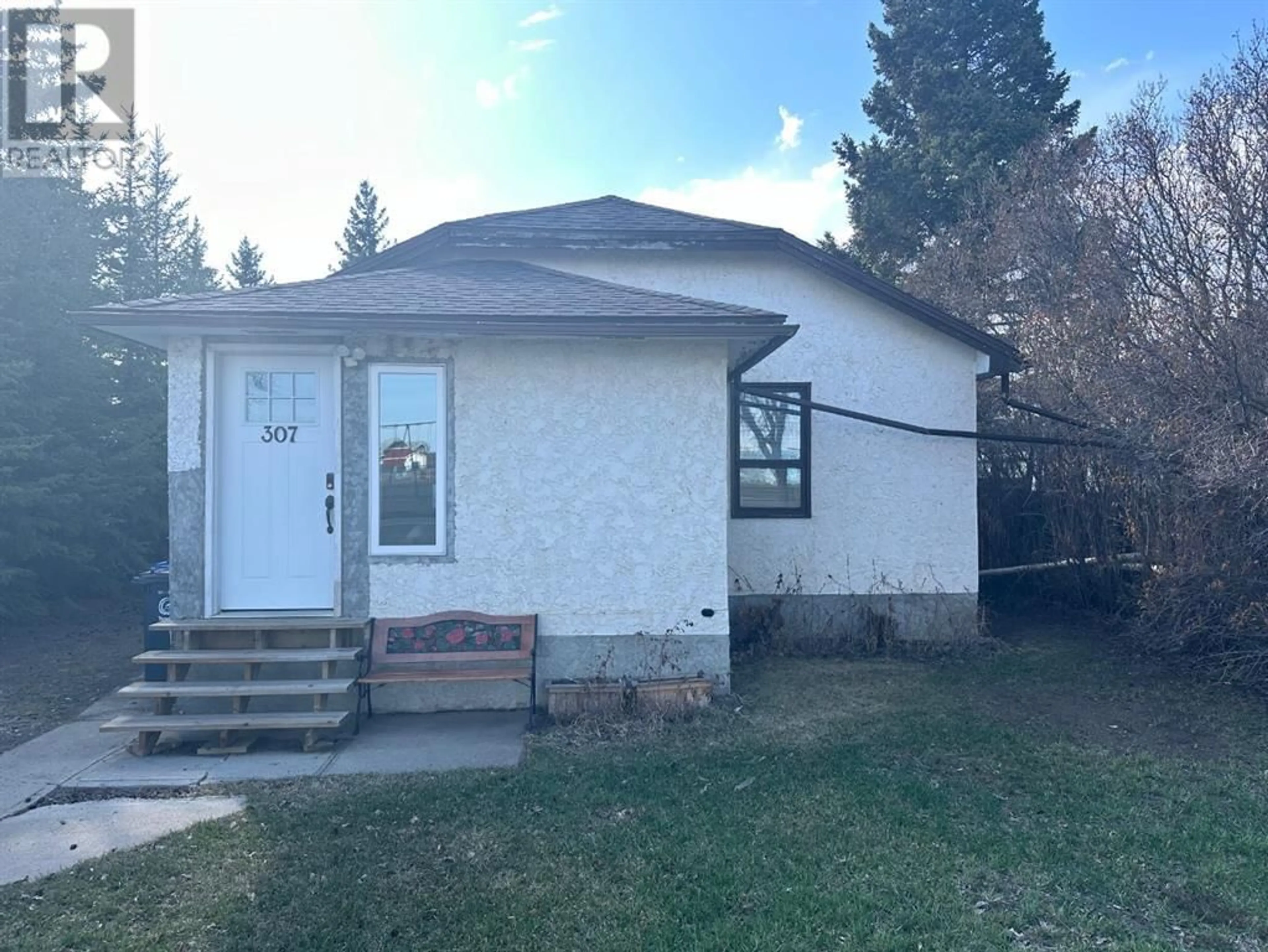 Frontside or backside of a home for 307 6 Avenue S, Three Hills Alberta T0M2A0