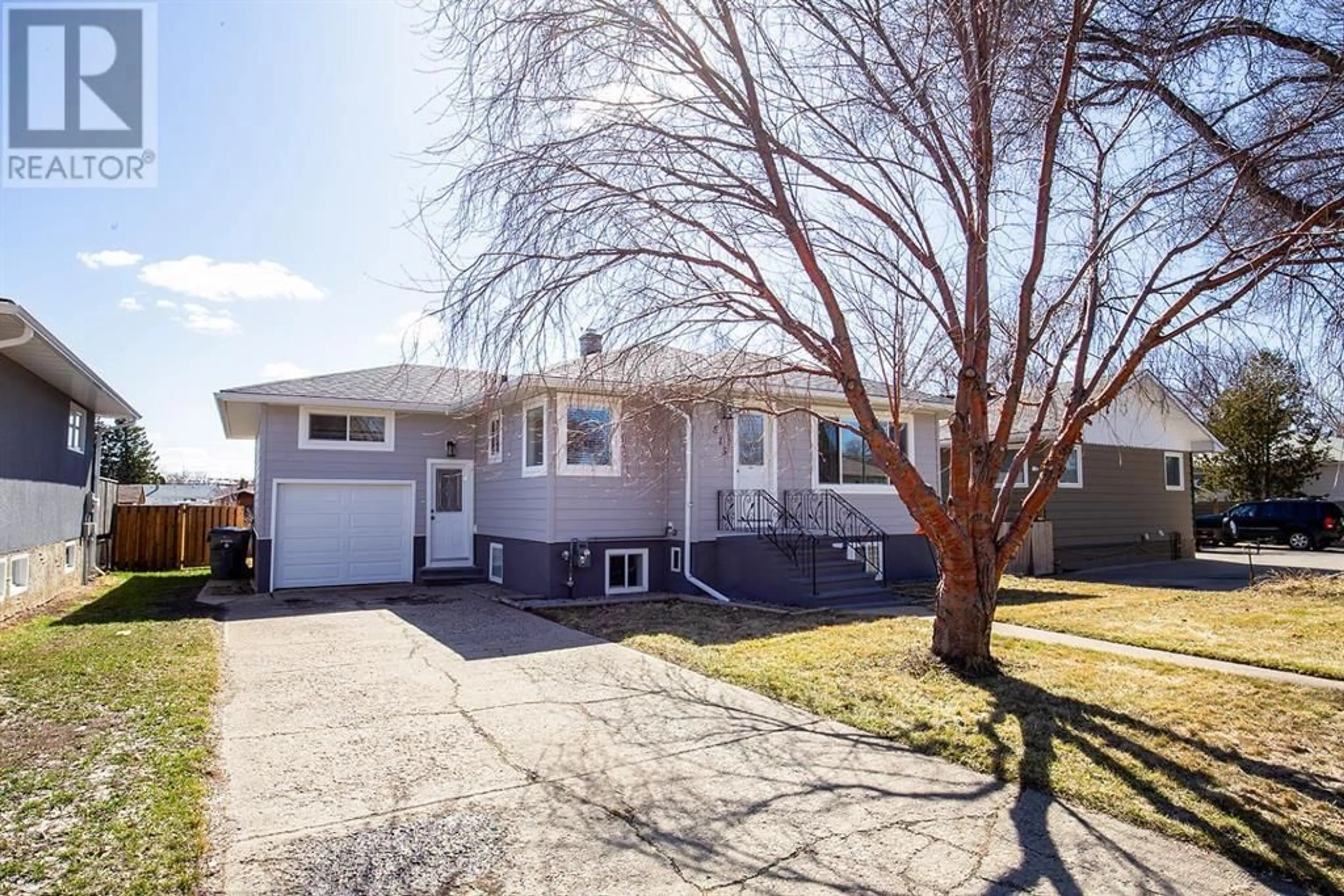 Frontside or backside of a home for 515 12 Street SW, Medicine Hat Alberta T1A4T9