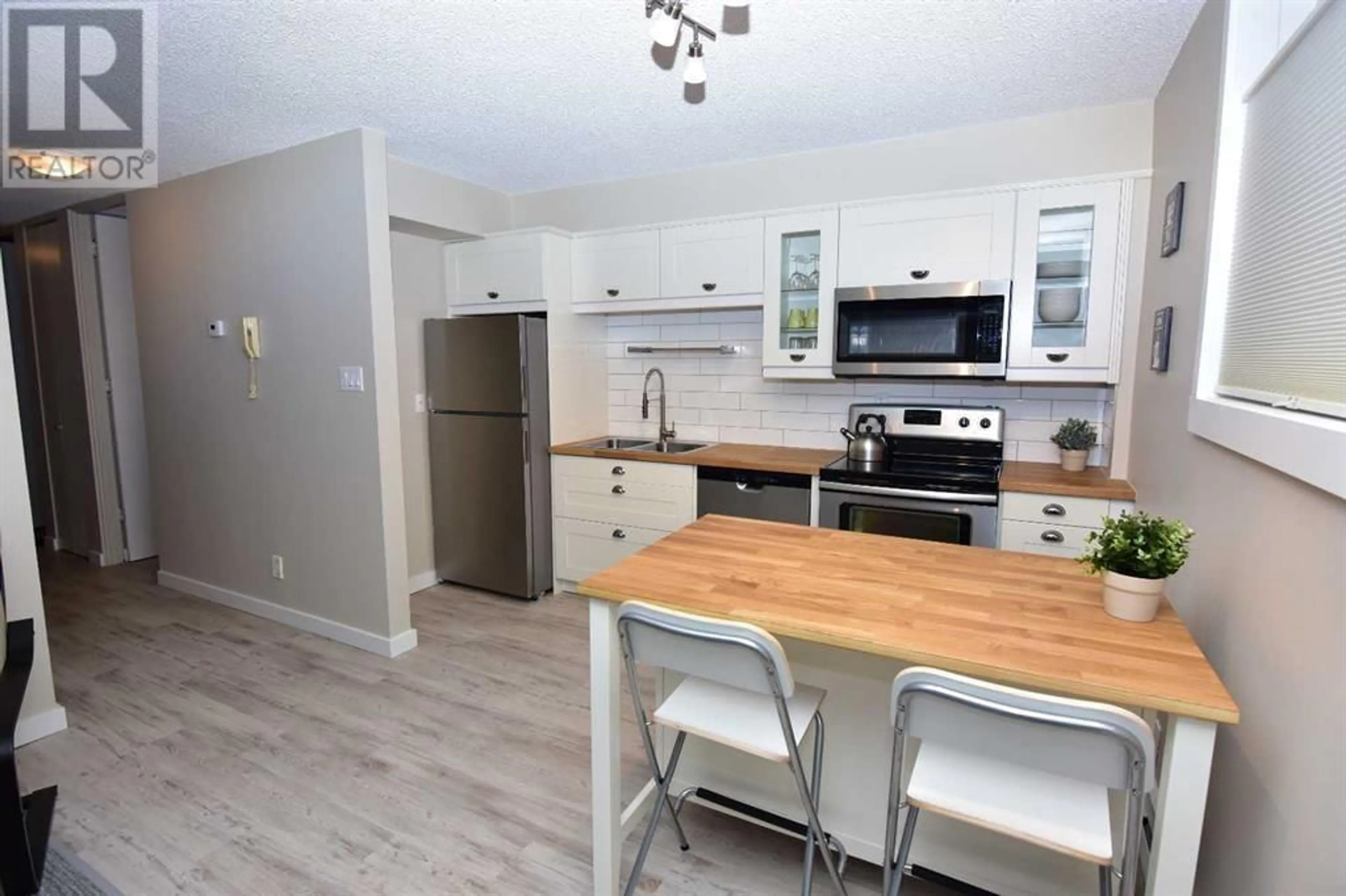 Standard kitchen for A4 9503 88 Avenue, Peace River Alberta T8S1G6