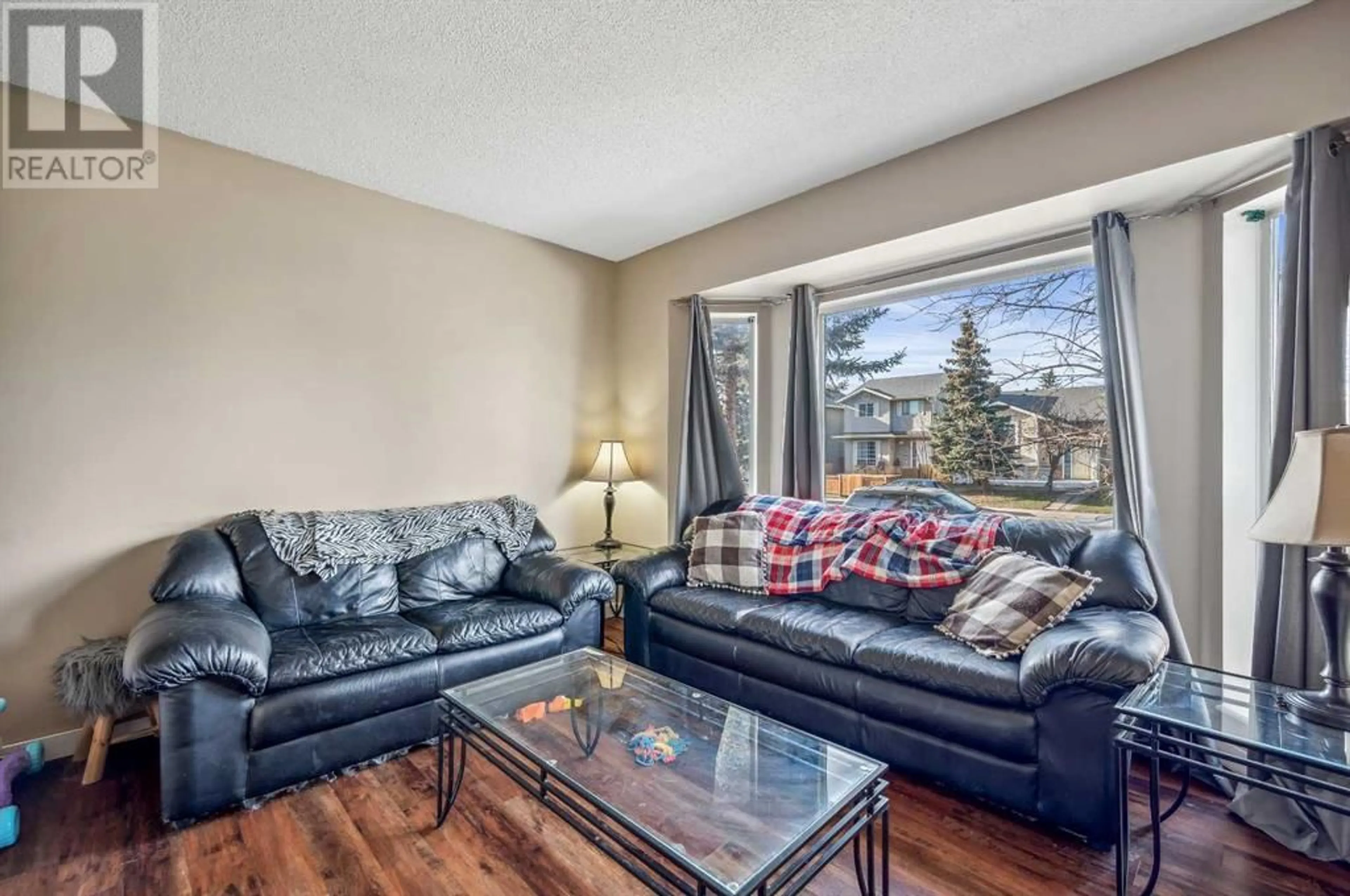 Living room for 61 Martindale Boulevard NE, Calgary Alberta T3J2W5