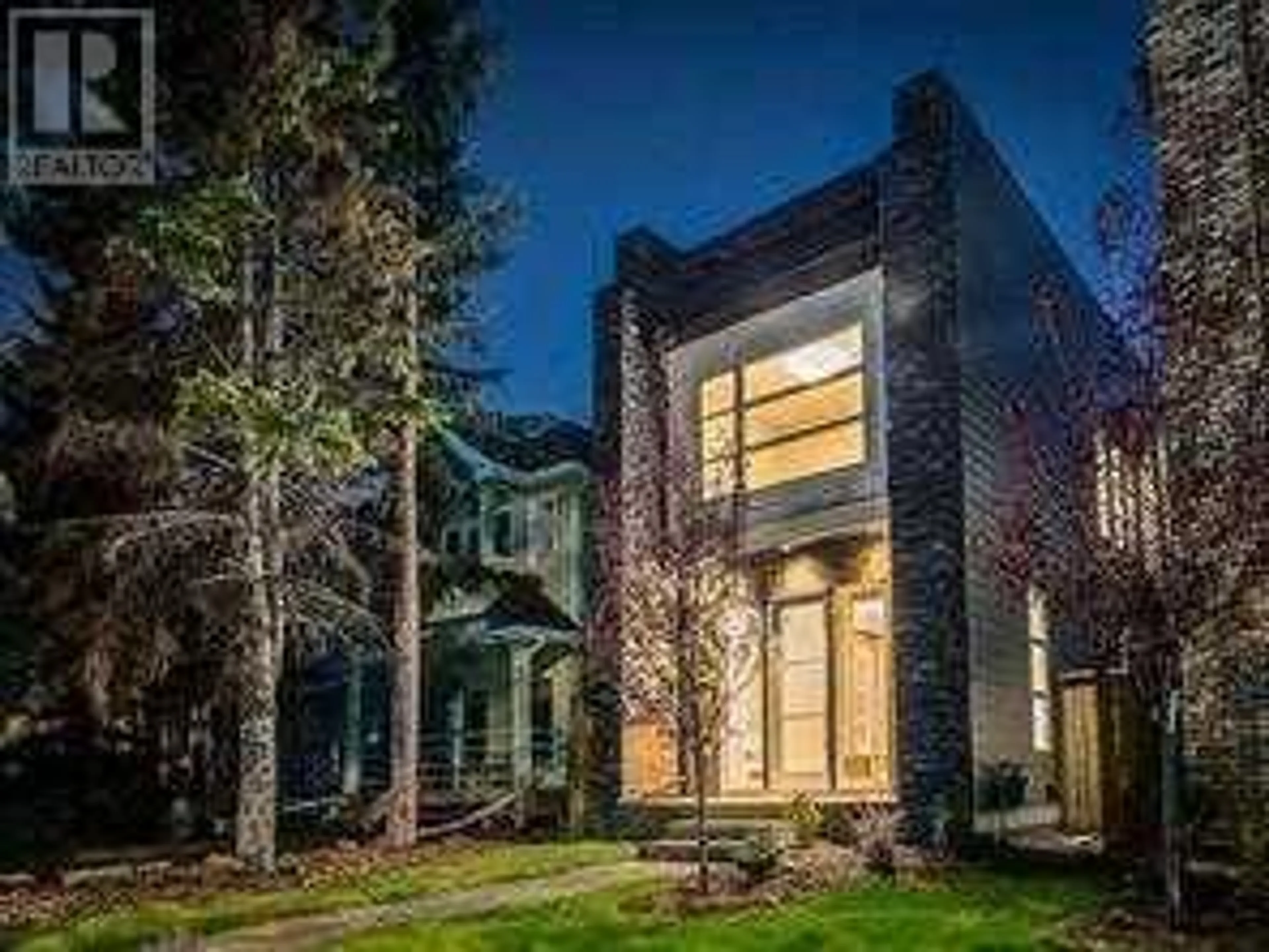 Home with brick exterior material for 617 16 Street NW, Calgary Alberta T2N2C2