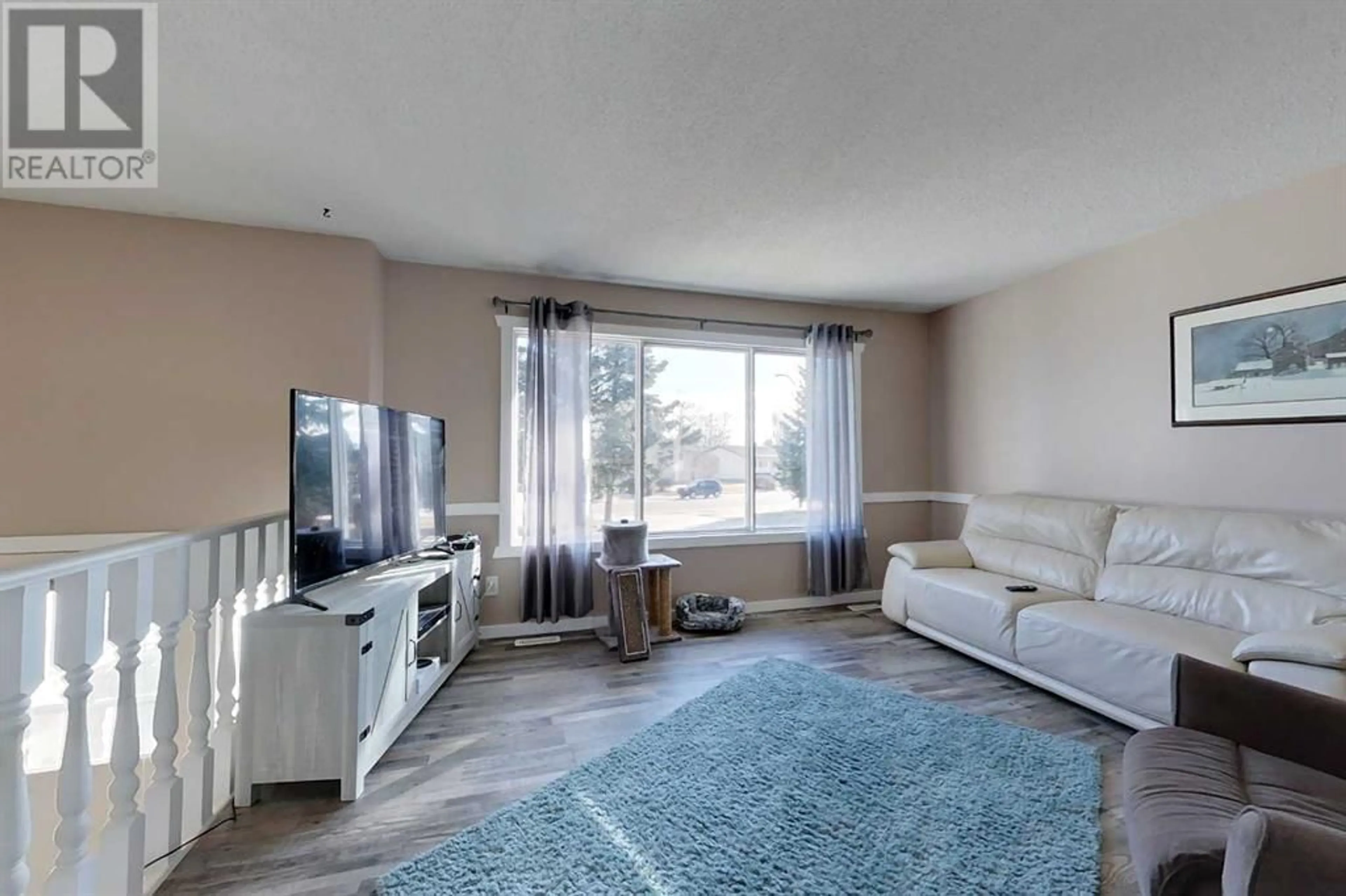 Living room for 1040 6 st  SE, Slave Lake Alberta T0G2A3