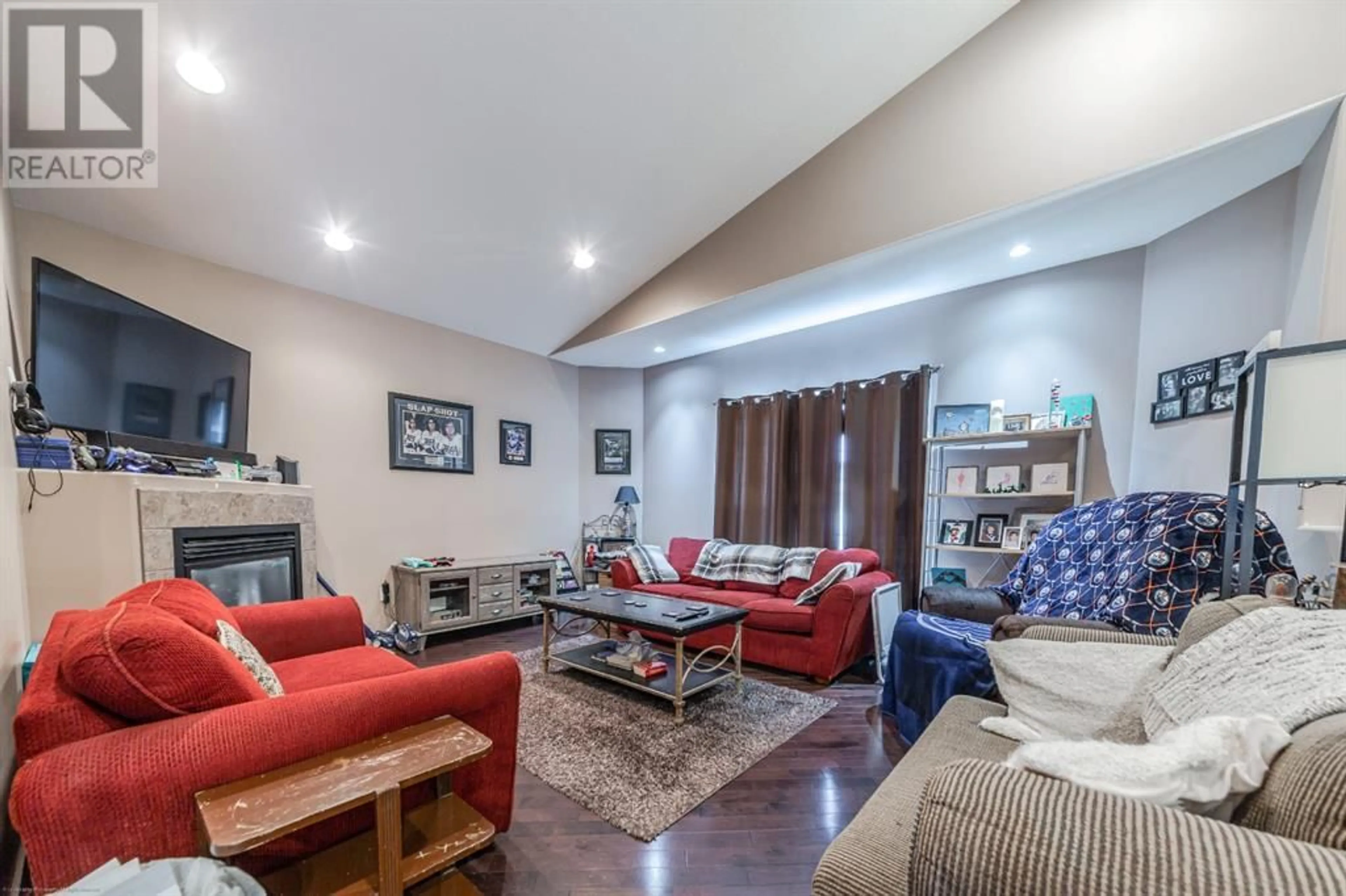 Living room for 1307 47B Avenue, Lloydminster Saskatchewan S9V1T4