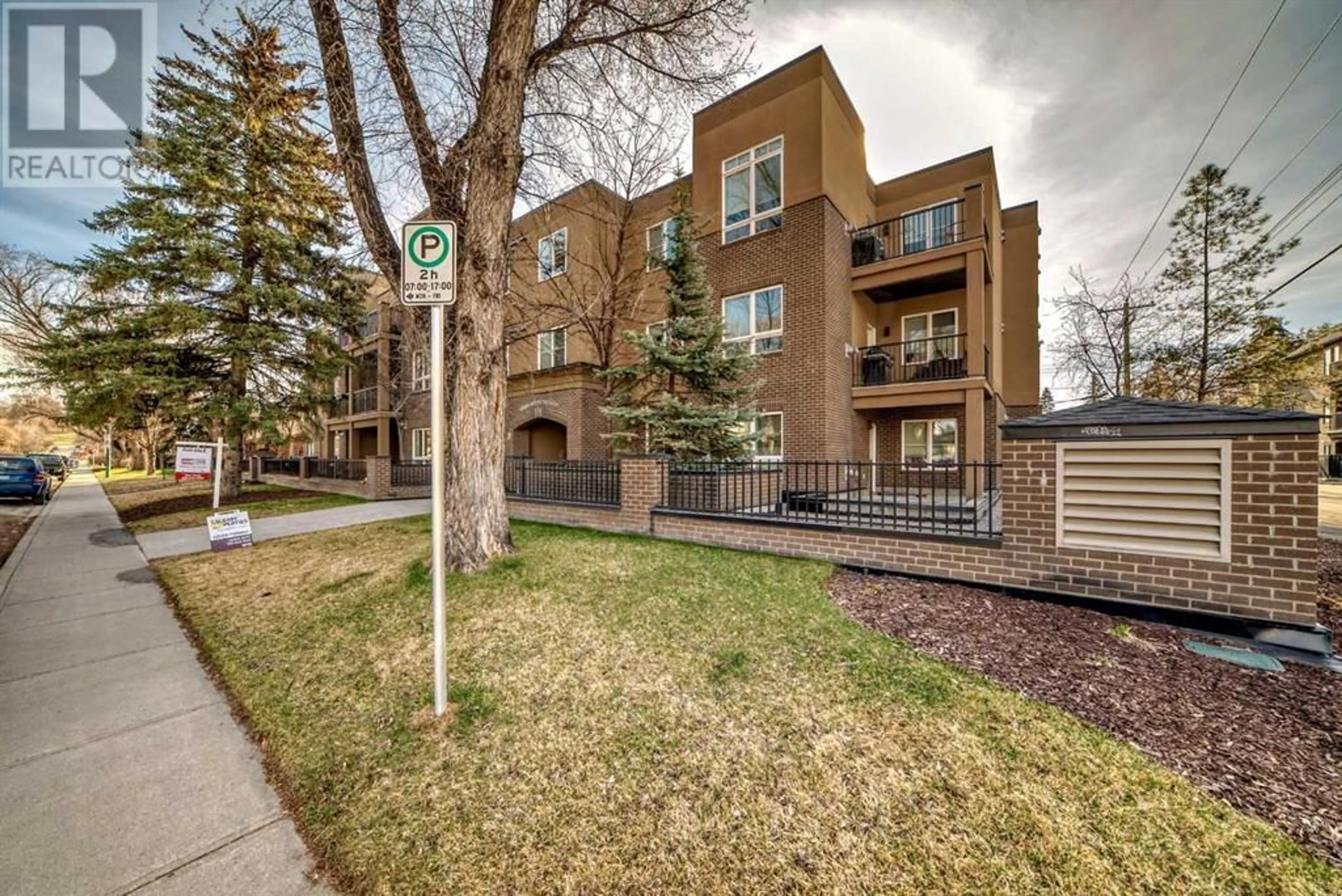 A pic from exterior of the house or condo for 308 518 33 Street NW, Calgary Alberta T2N2W4