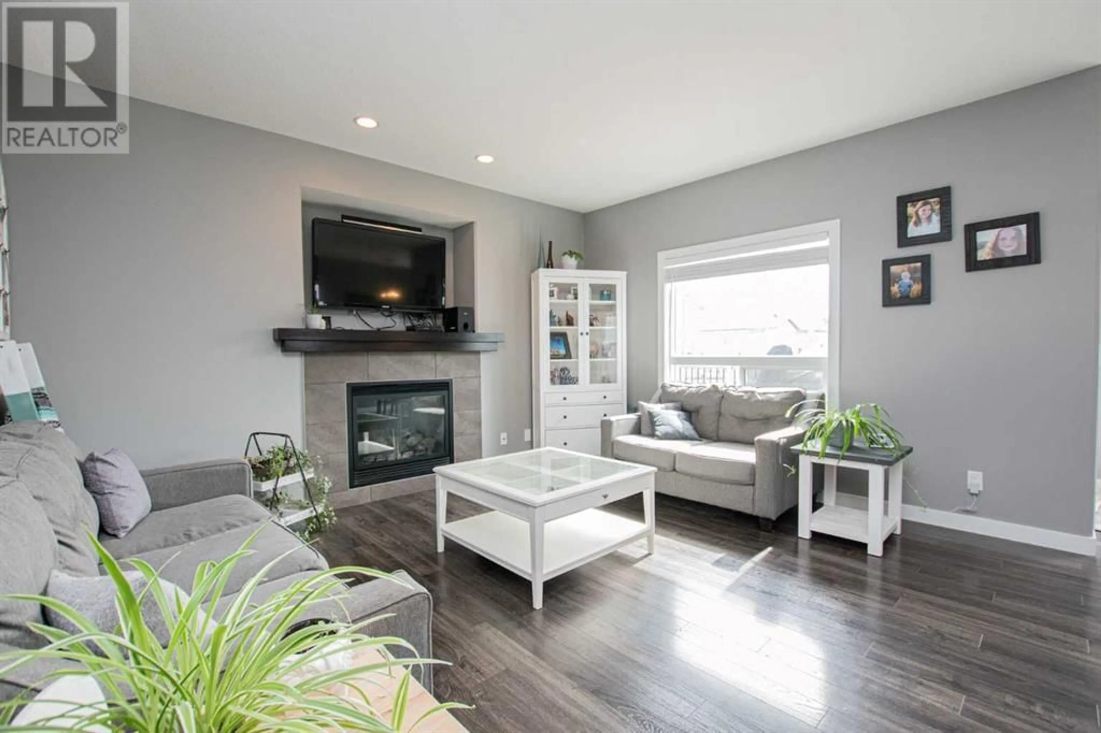 Living room for 10217 125 Avenue, Grande Prairie Alberta T8V2R3