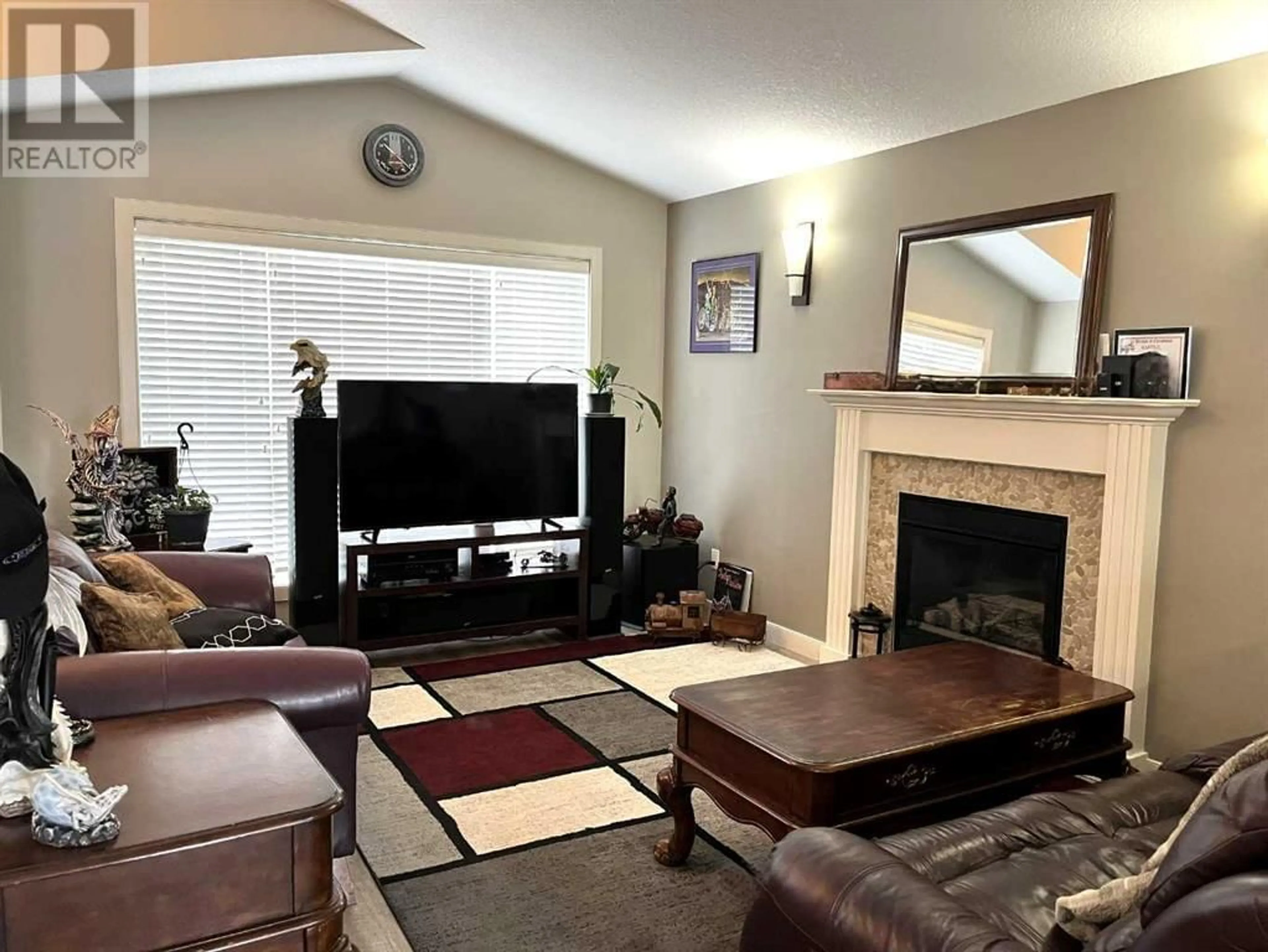 Living room for 11338 59 Avenue, Grande Prairie Alberta T8W0L2