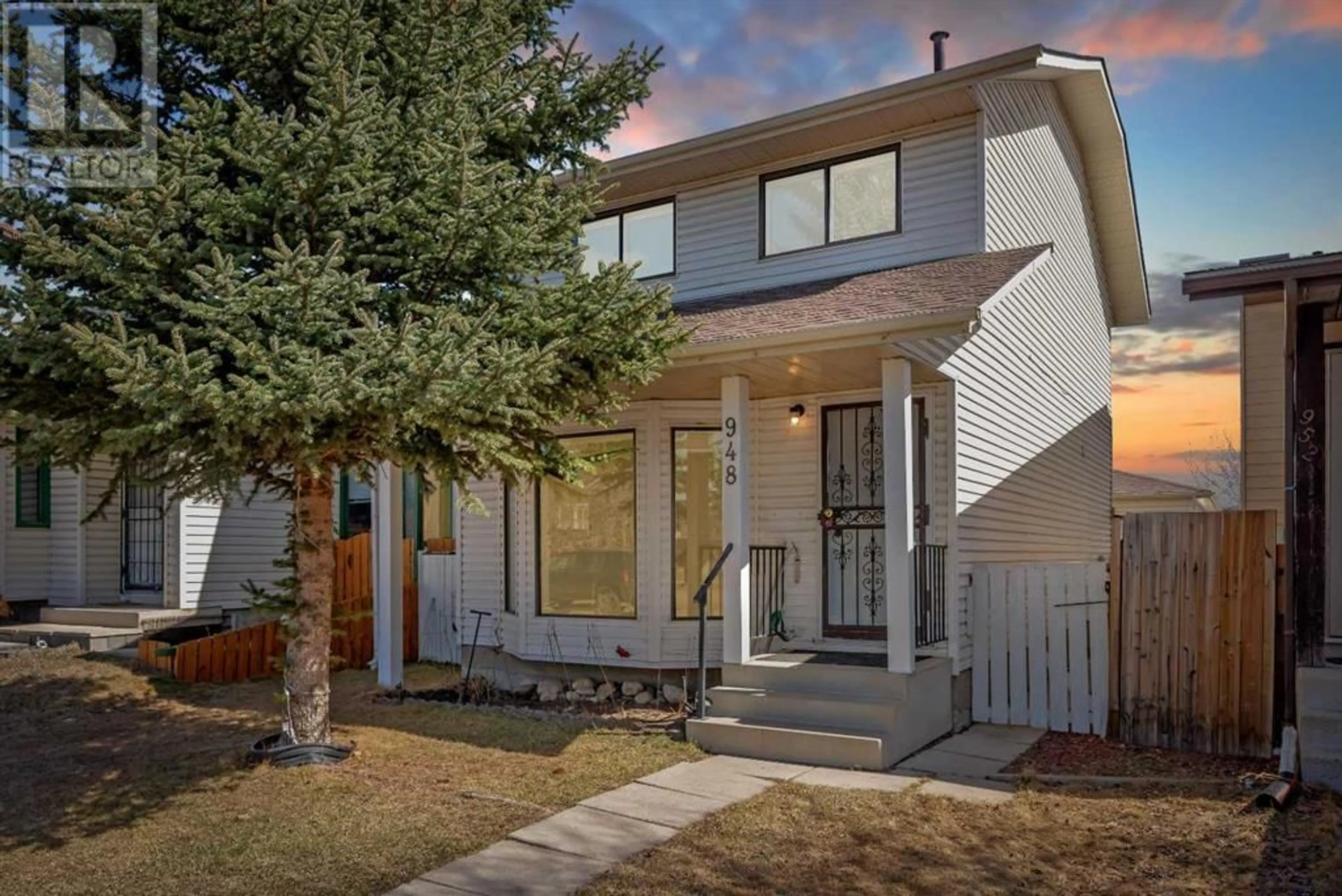 A pic from exterior of the house or condo for 948 Riverbend Drive SE, Calgary Alberta T2C3L8