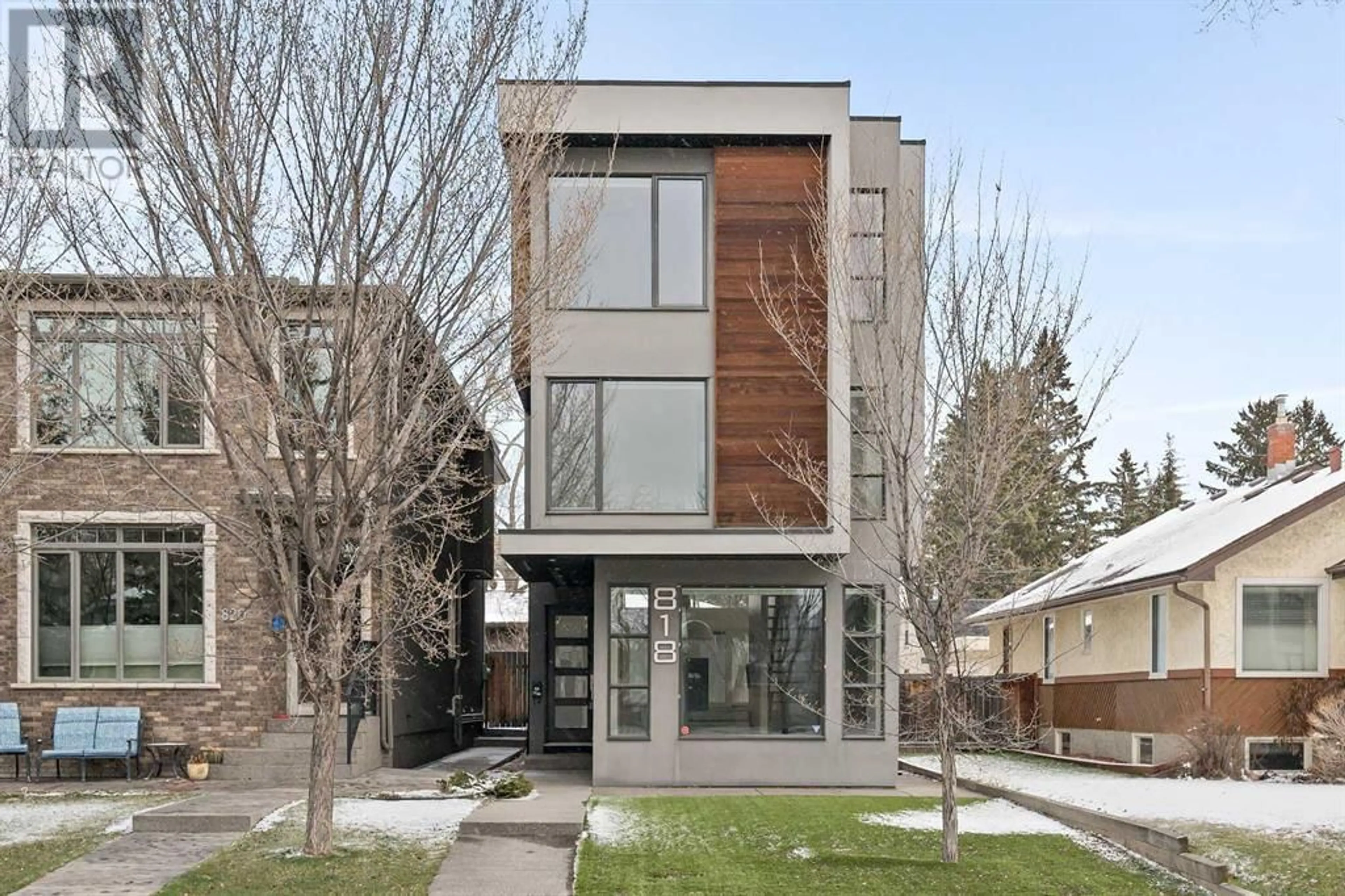 A pic from exterior of the house or condo for 818 23 Avenue NW, Calgary Alberta T2M1T2
