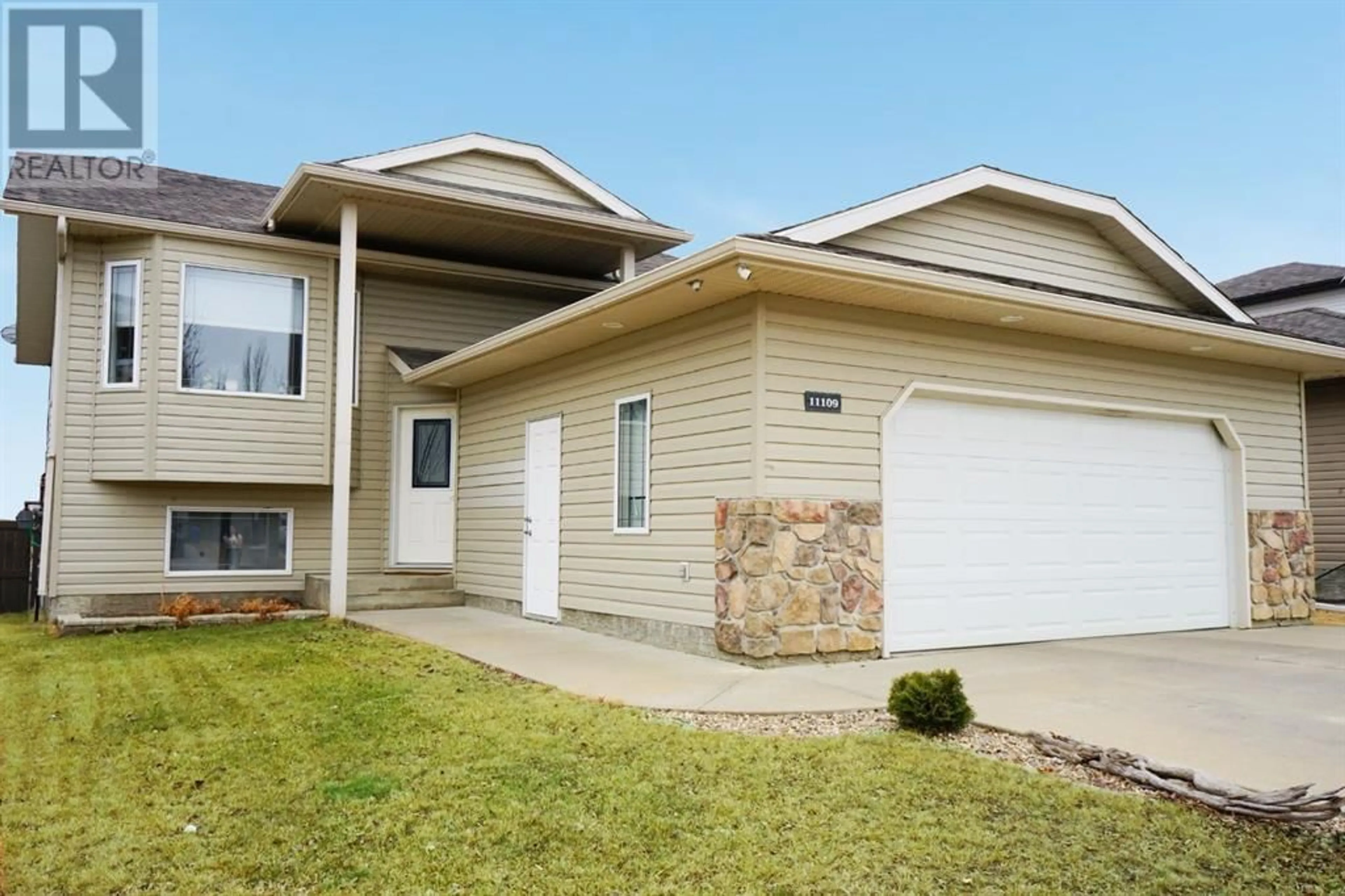 Frontside or backside of a home for 11109 O'Brien Lake Drive, Grande Prairie Alberta T8W0B5