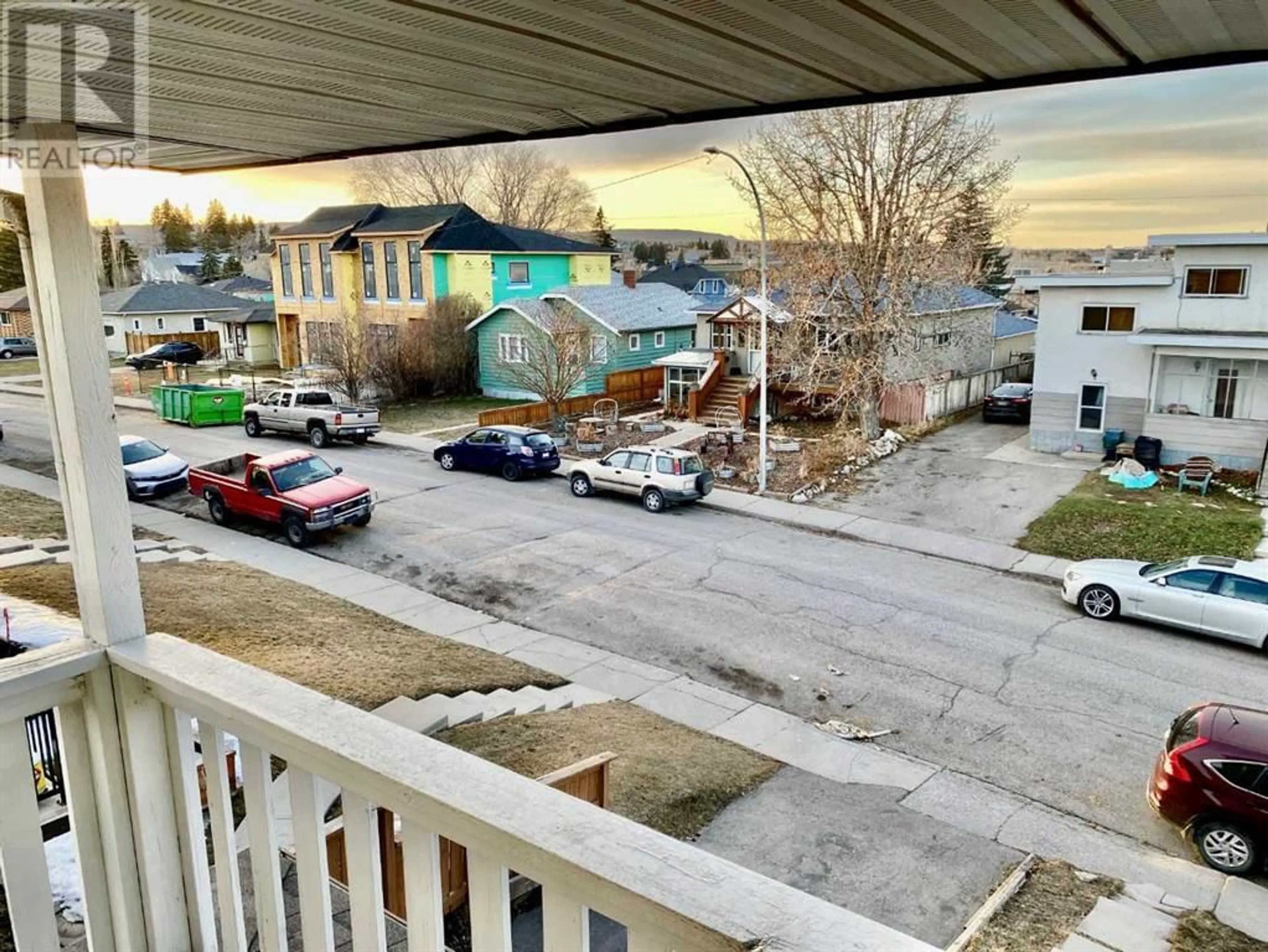 A pic from exterior of the house or condo for 349 33 Avenue NE, Calgary Alberta T2E2H9