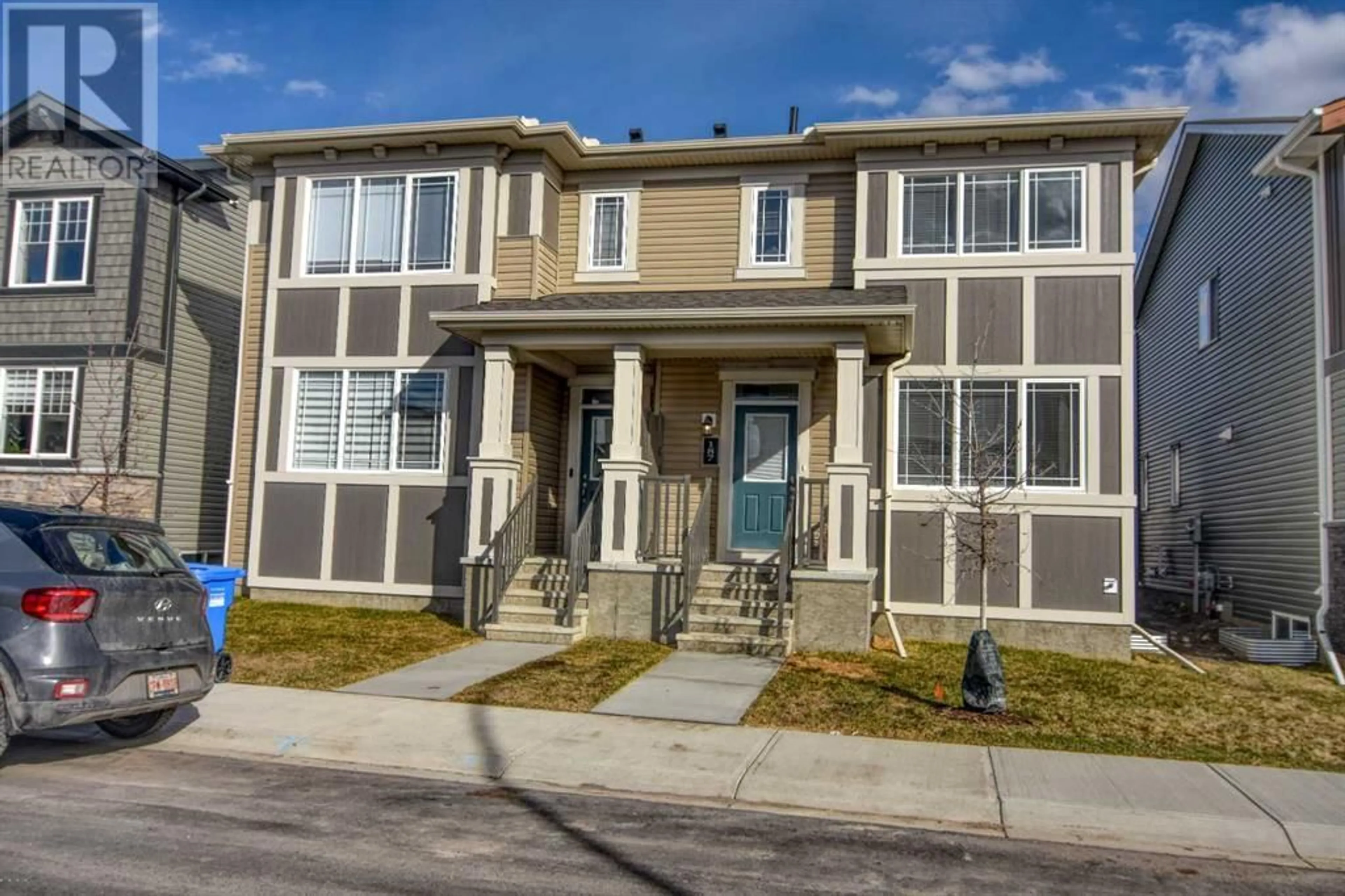 A pic from exterior of the house or condo for 187 Carringham Road NW, Calgary Alberta T3P1V3