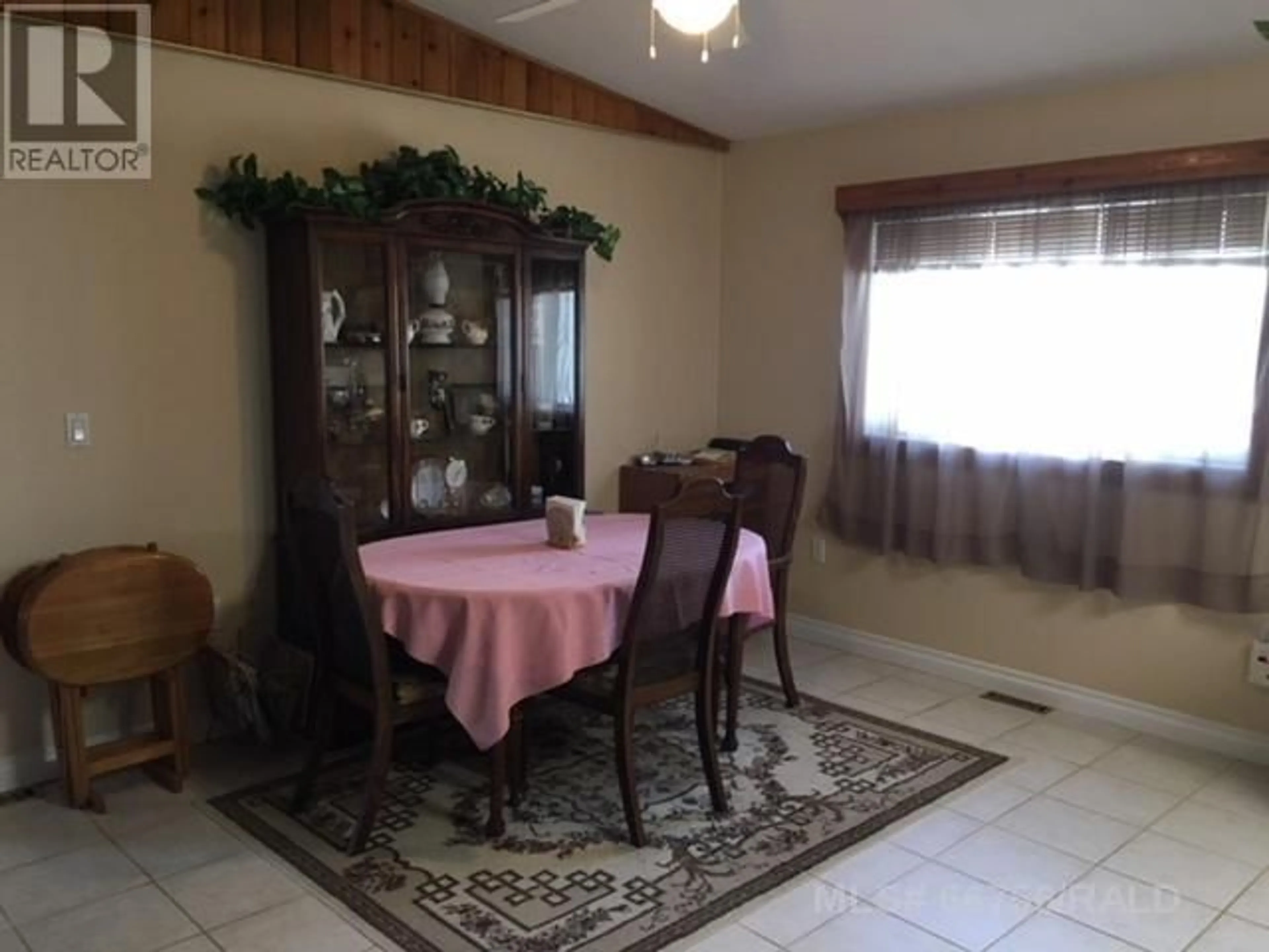 Dining room for 440027 Rng RD 50A, Rural Wainwright No. 61, M.D. of Alberta T9W1W1