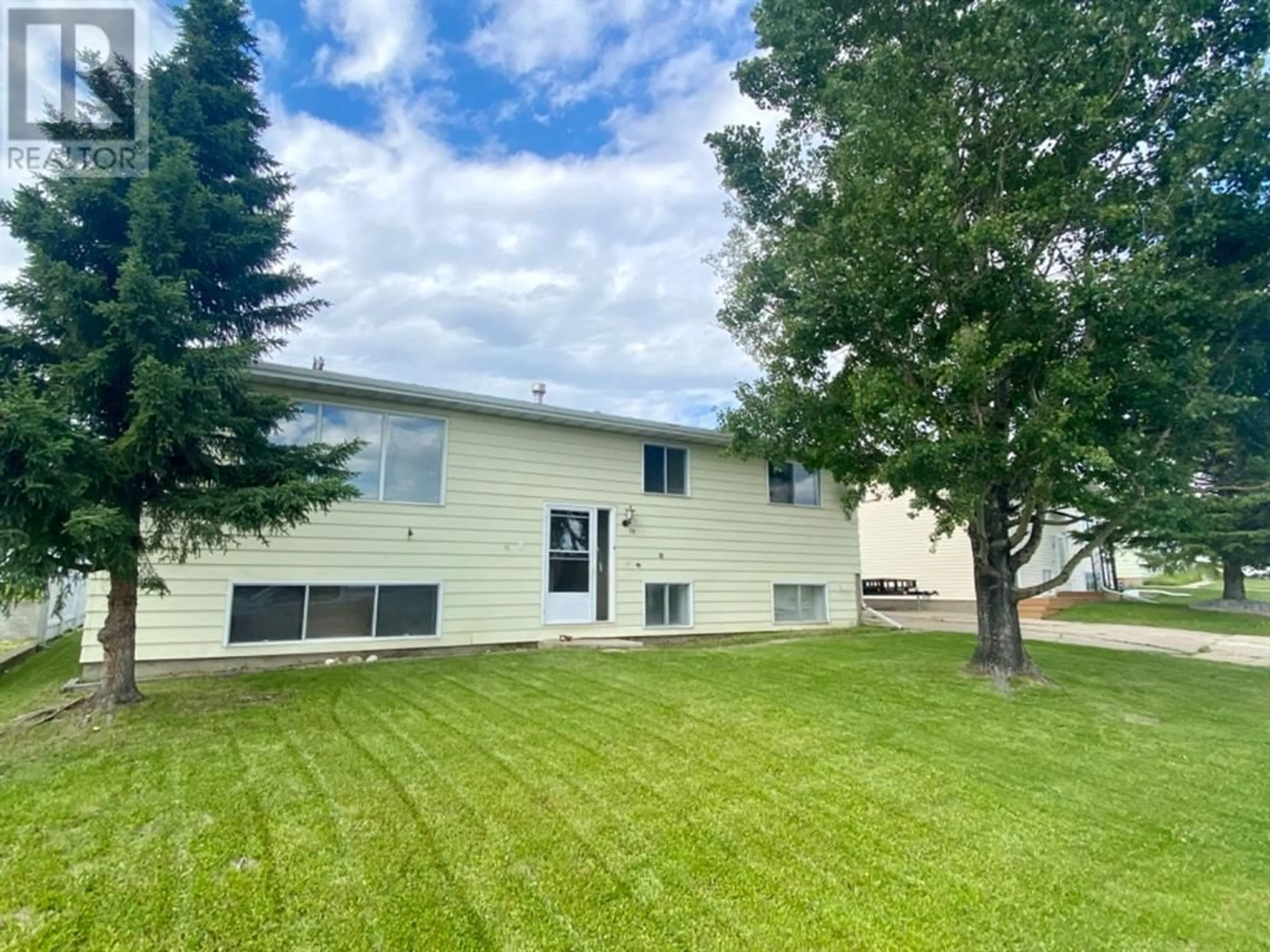 Frontside or backside of a home for 20 Southview Avenue, Swan Hills Alberta T0G2C0