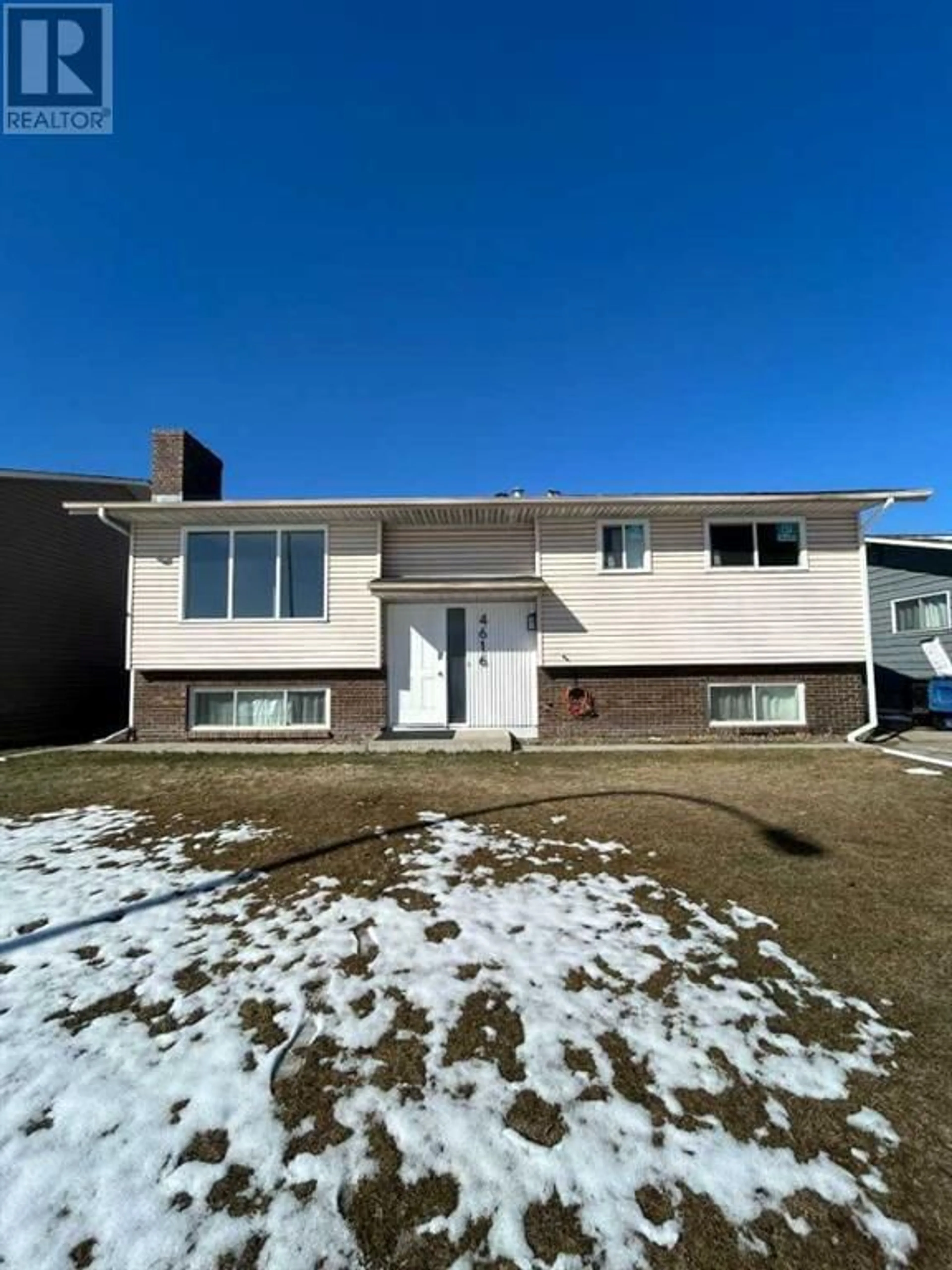 Frontside or backside of a home for 4616 Rundleville Drive NE, Calgary Alberta T1Y2T6