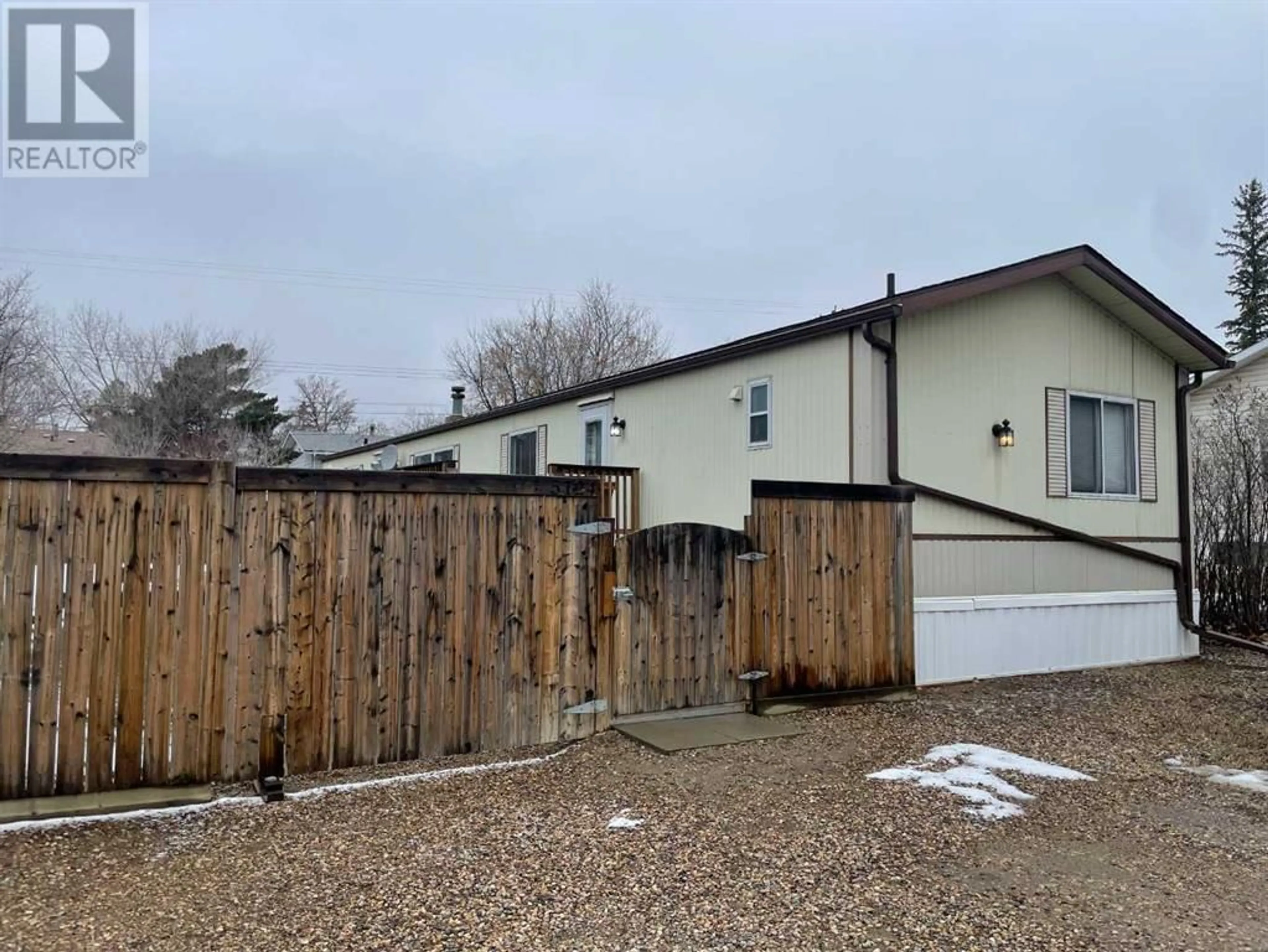 Fenced yard for 5124 51 Street, Consort Alberta T0C1B0