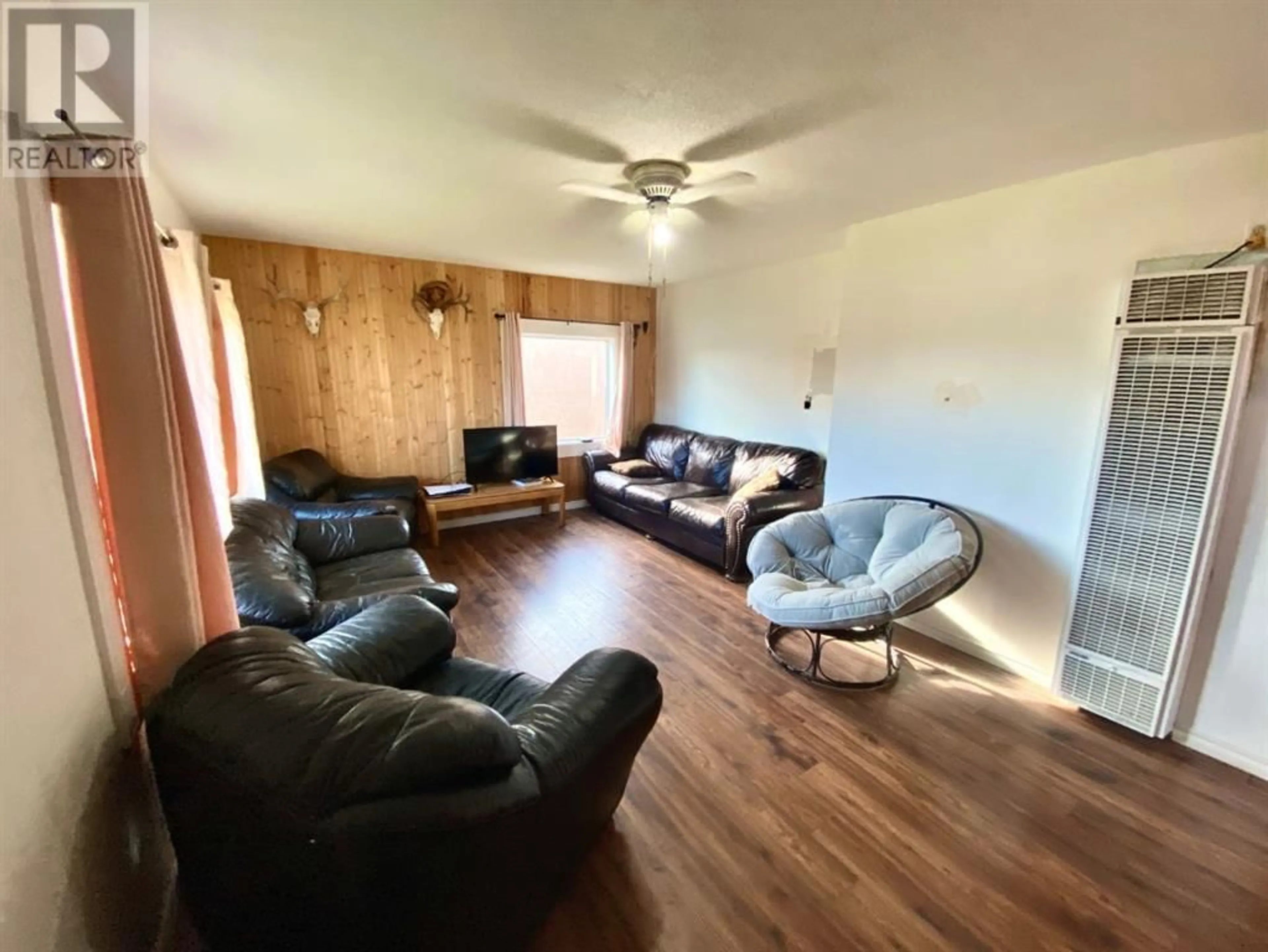 Living room for 427 26 Street, Fort Macleod Alberta T0L0Z0