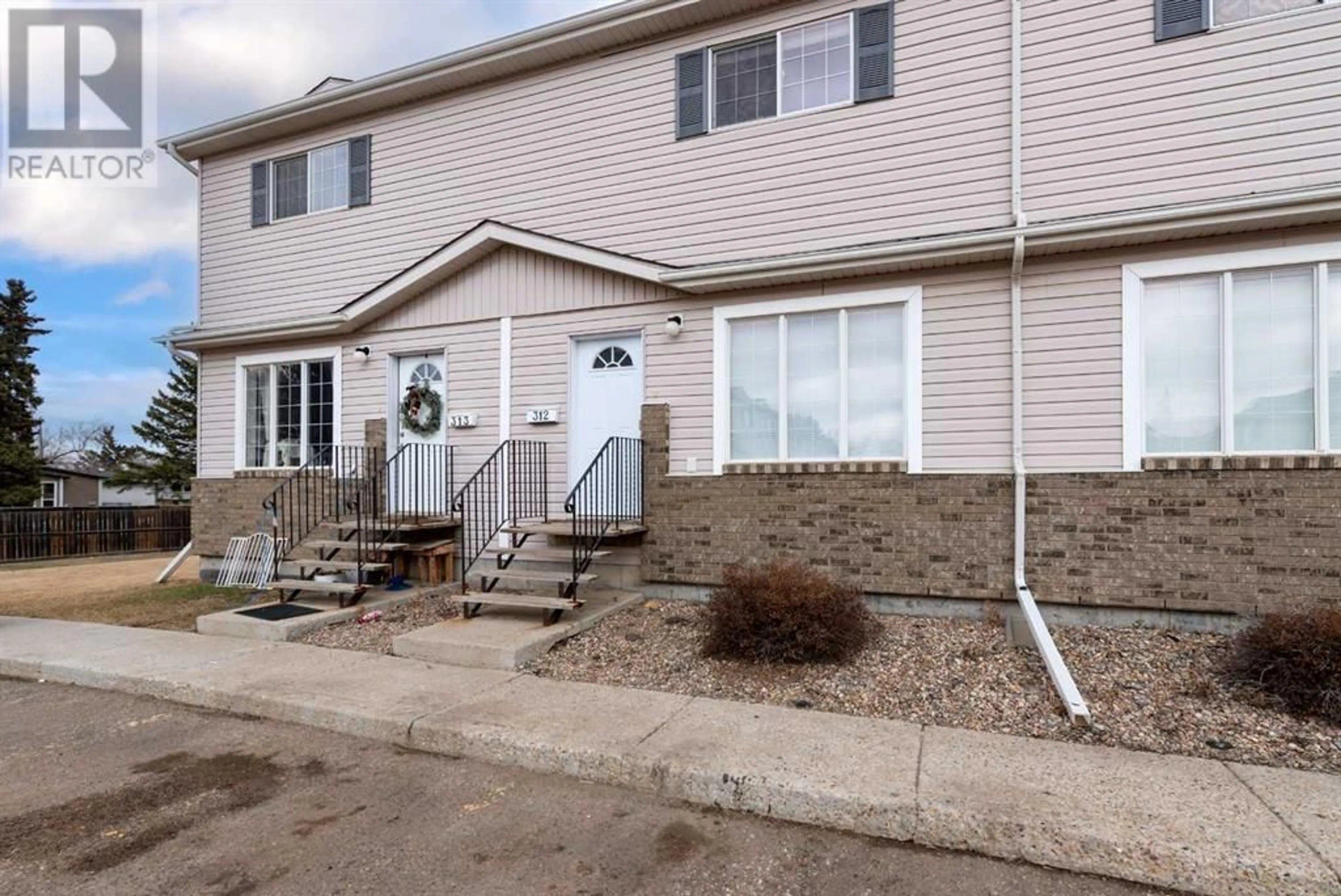 A pic from exterior of the house or condo for 312 4811 47 Avenue, Lloydminster Saskatchewan T9V0T9