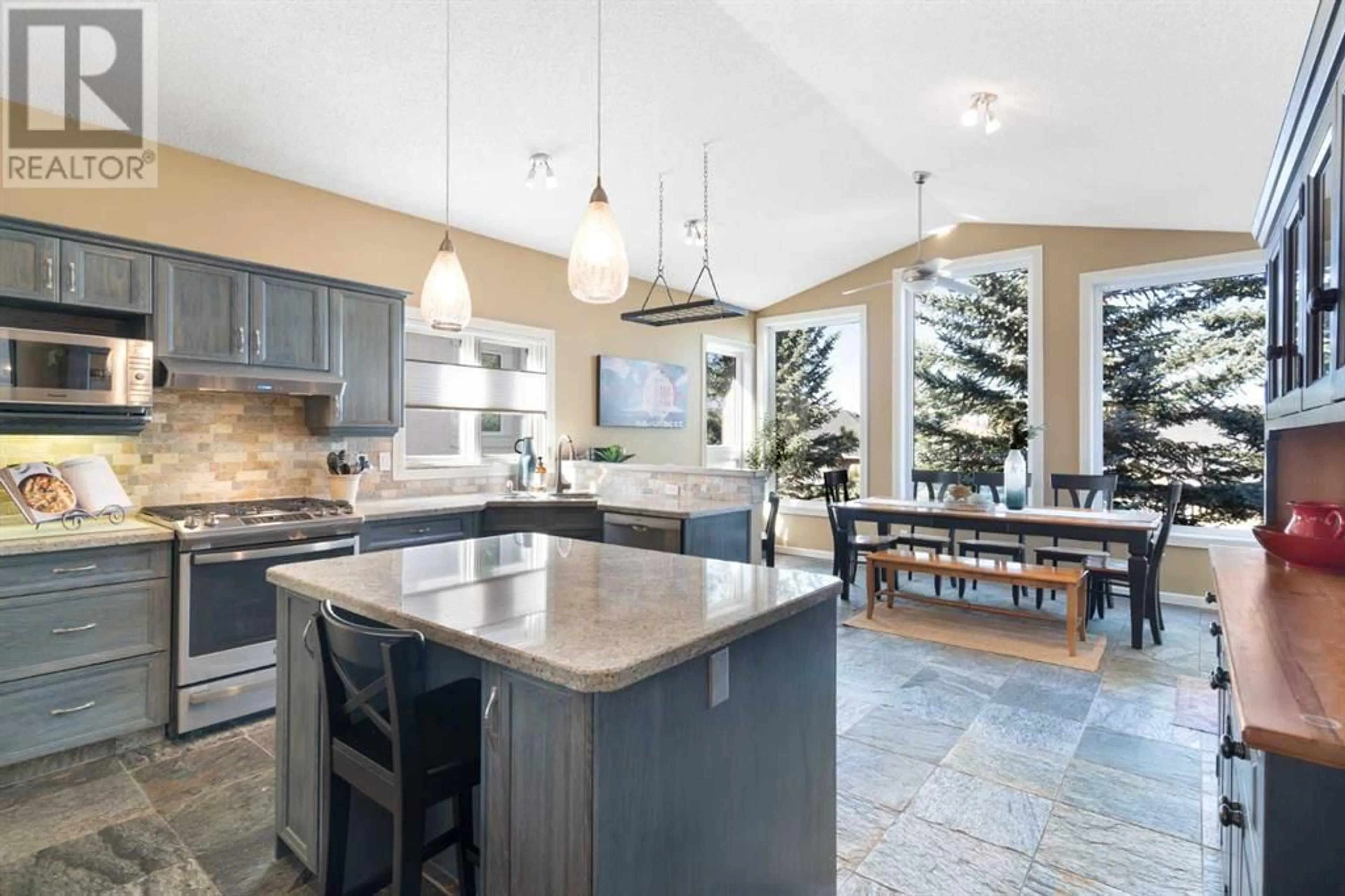 Contemporary kitchen for 148 Christie Park View SW, Calgary Alberta T3H2Z5
