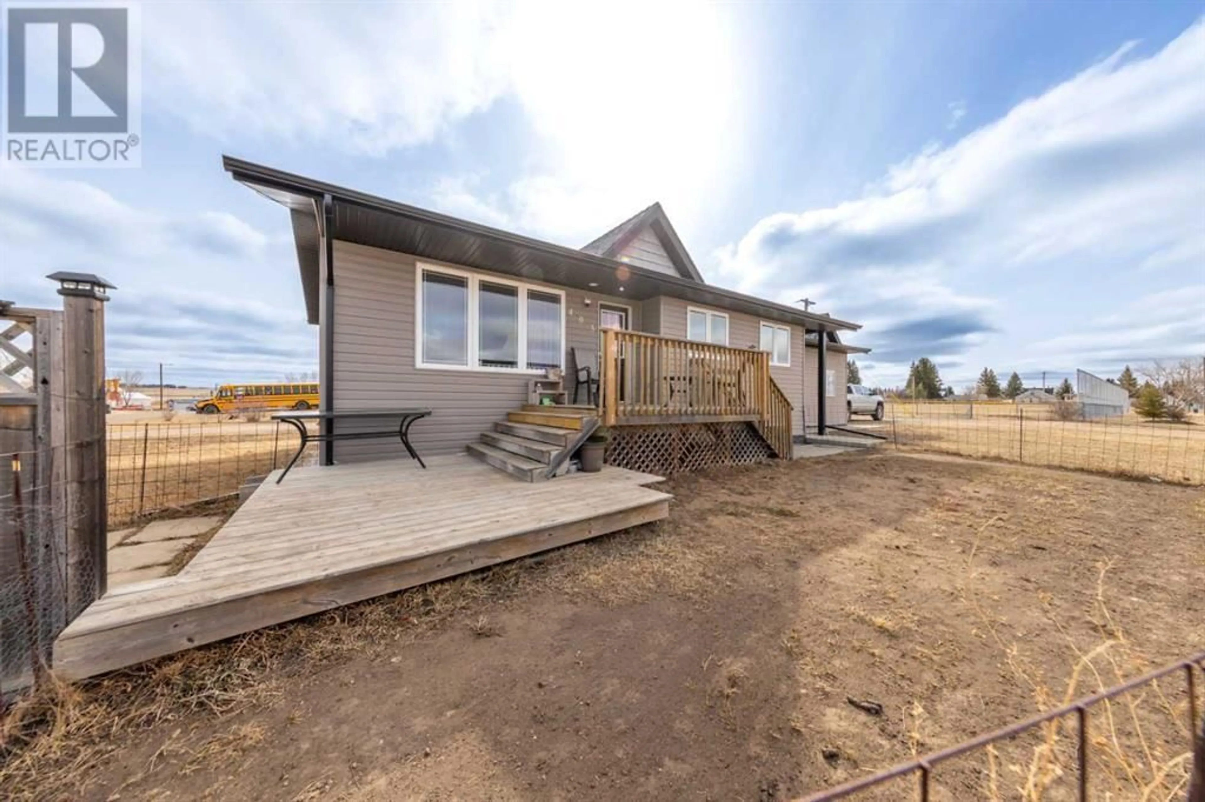 Frontside or backside of a home for 403 5 Street, Marwayne Alberta T0B2X0