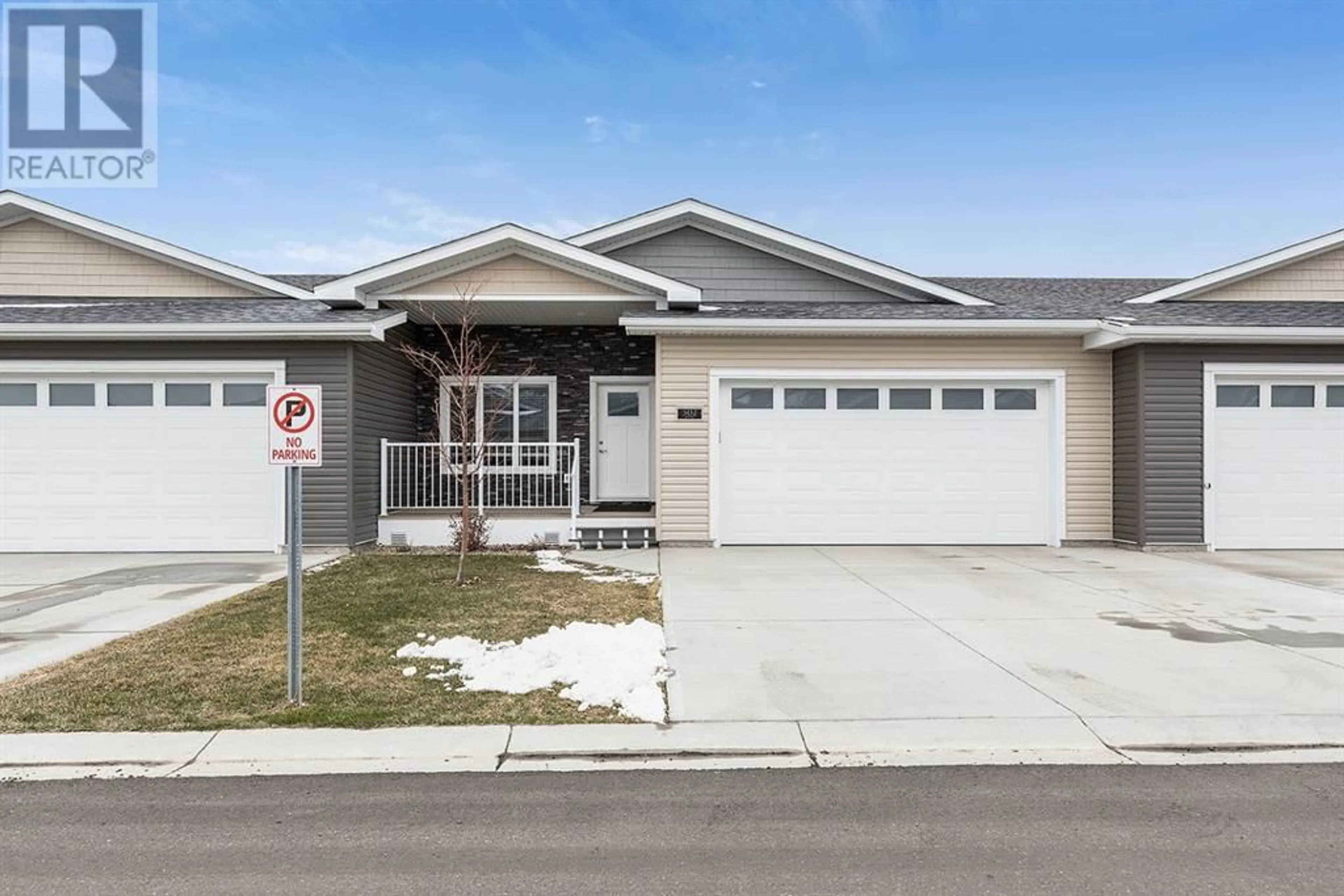 Home with vinyl exterior material for 502 401 Southlands Boulevard SE, Medicine Hat Alberta T1B0T1