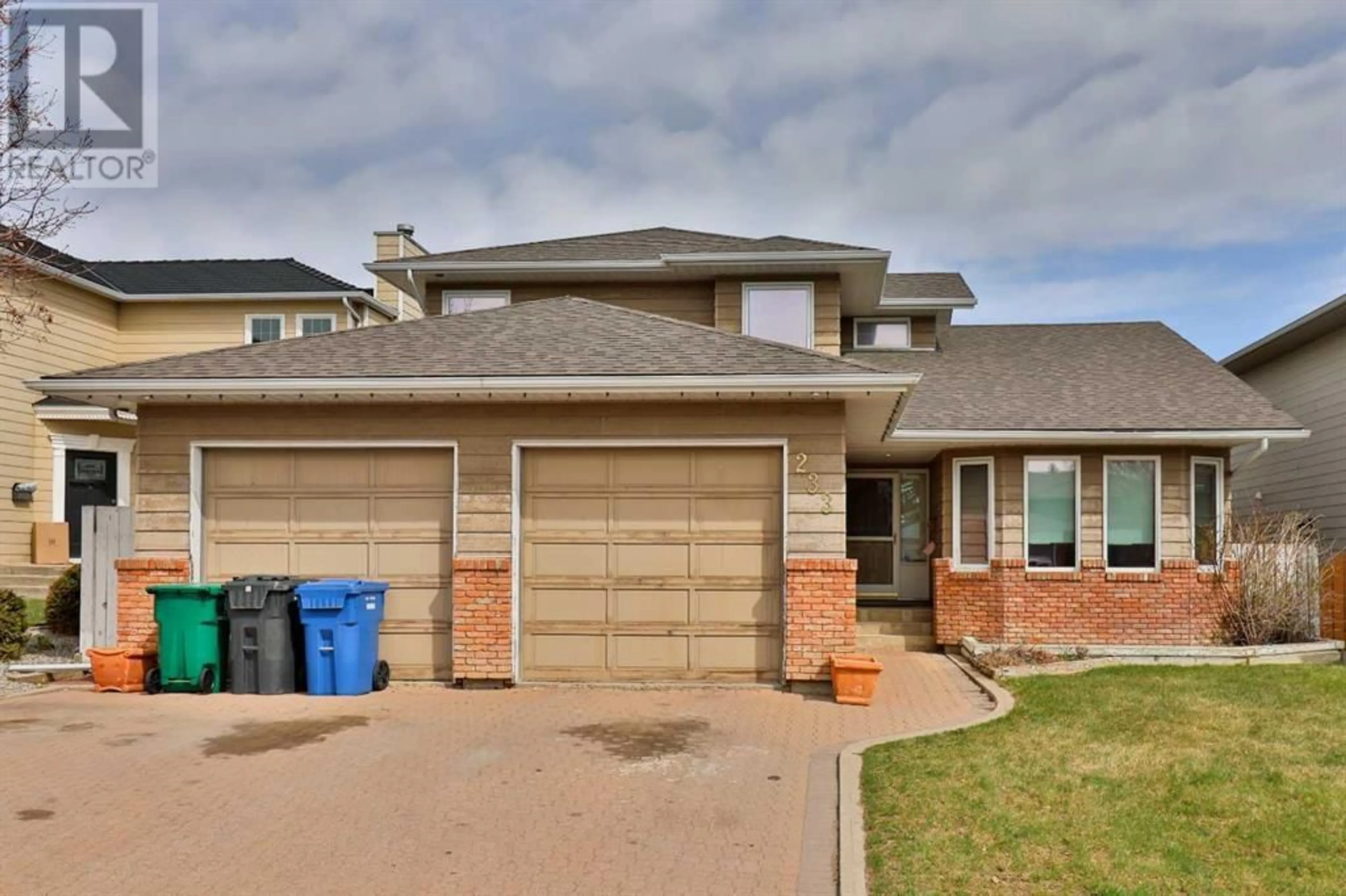 Frontside or backside of a home for 233 Coachwood Point W, Lethbridge Alberta T1K6A3