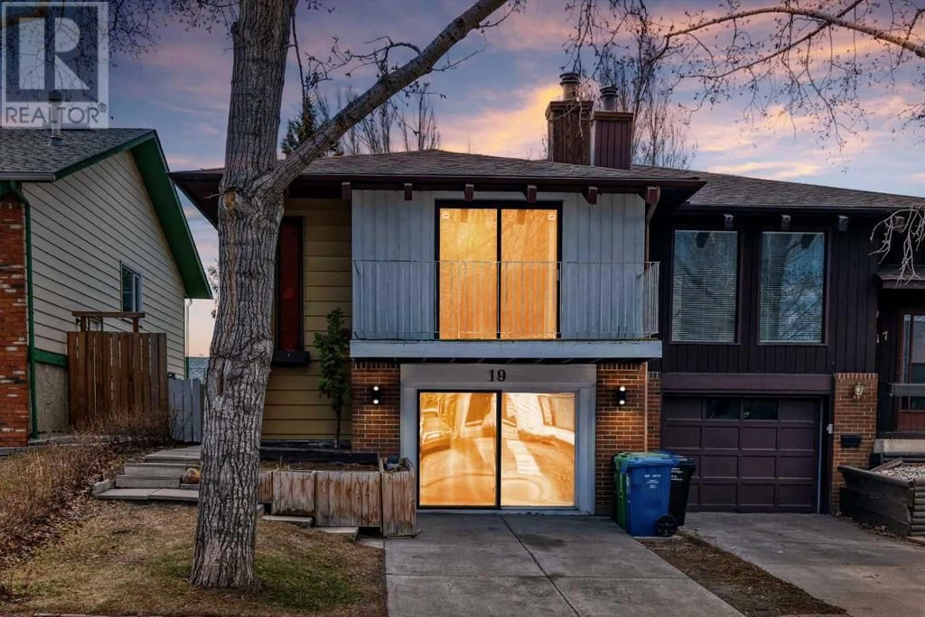 Frontside or backside of a home for 19 Falchurch Road NE, Calgary Alberta T3J1G6