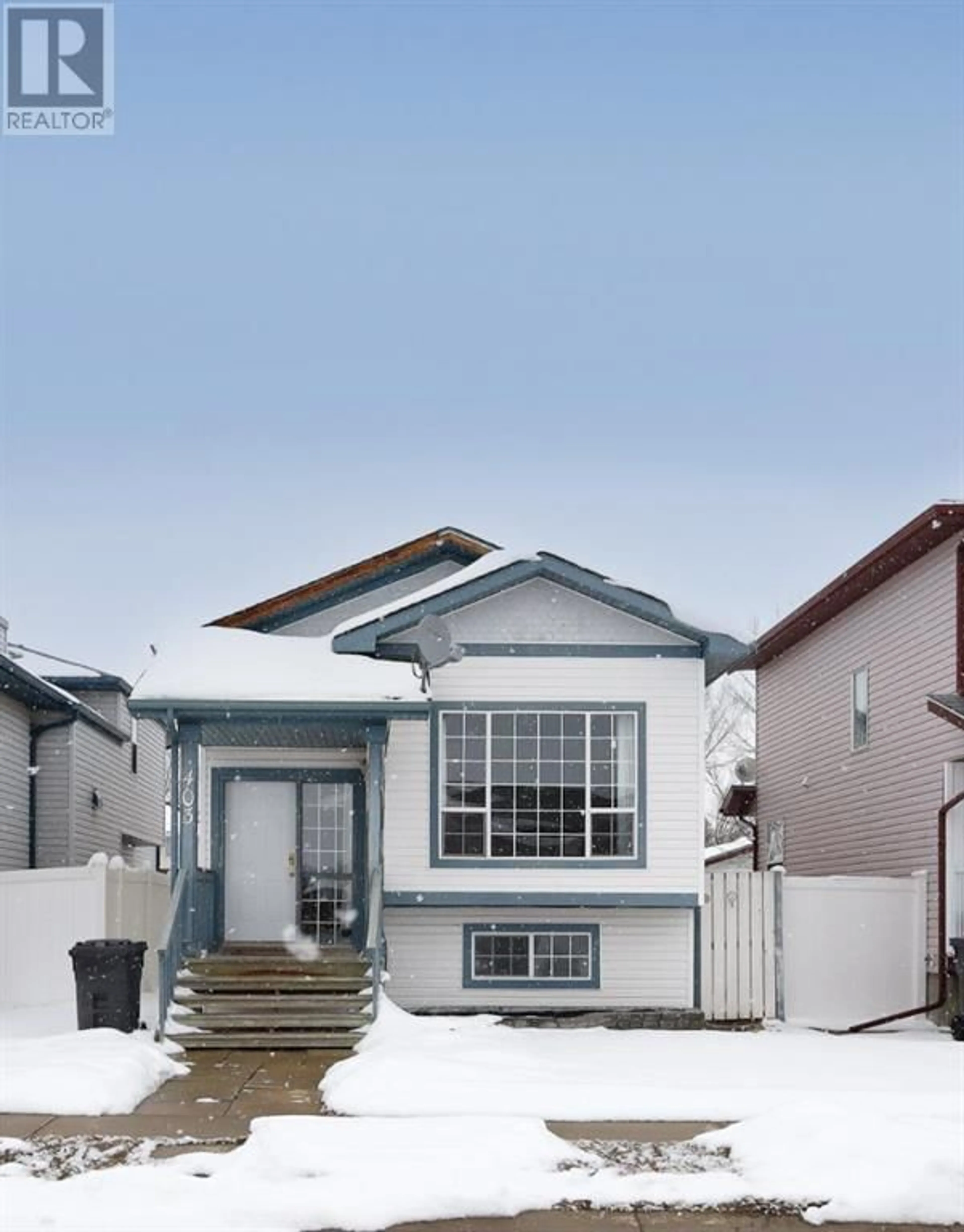 Frontside or backside of a home for 403 Emerson Avenue E, Duchess Alberta T0J0Z0
