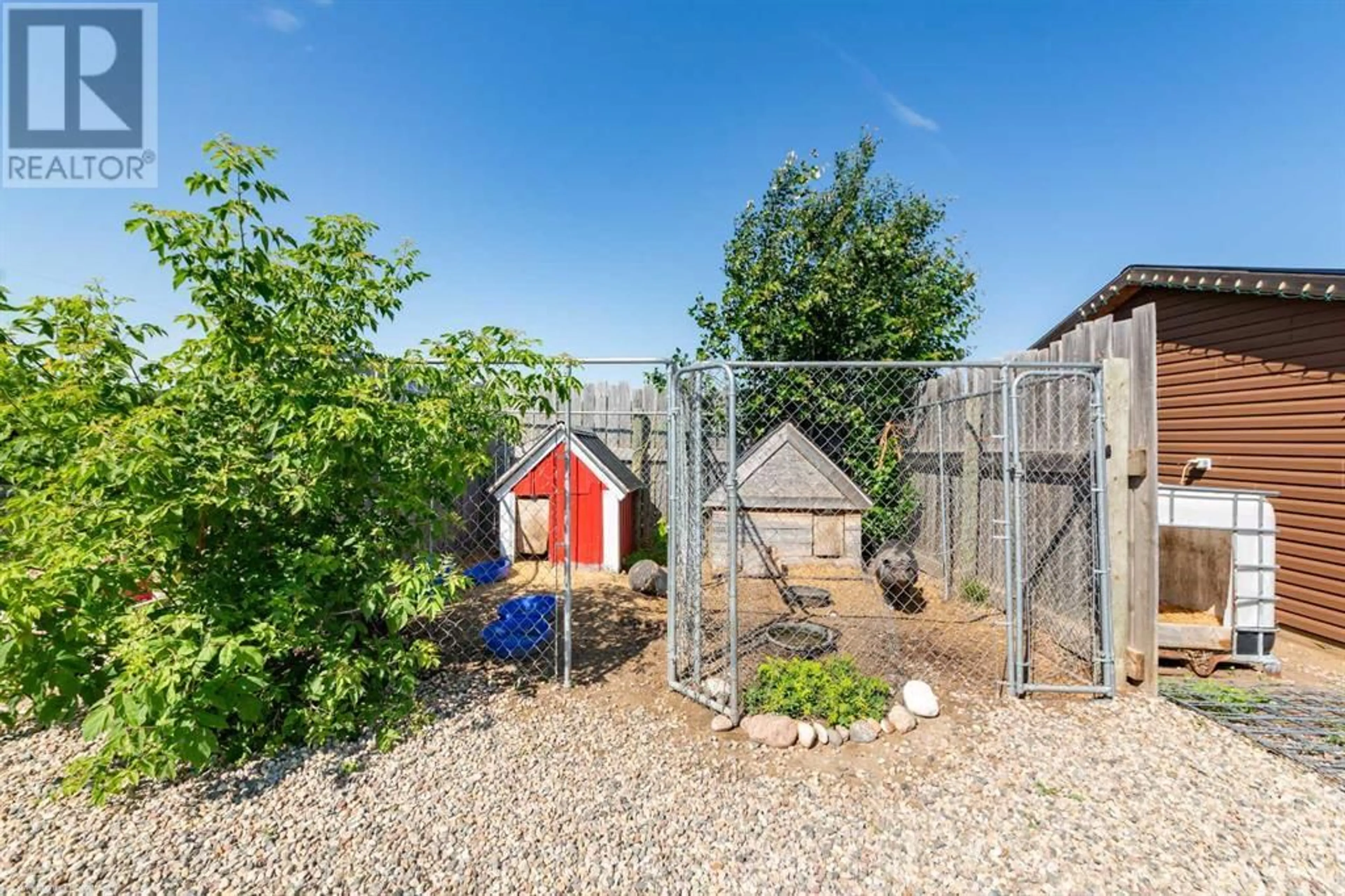 Fenced yard for 327457 TWP RD 440 SW 5-44-27-W3rd, Rural Saskatchewan S0M1P0