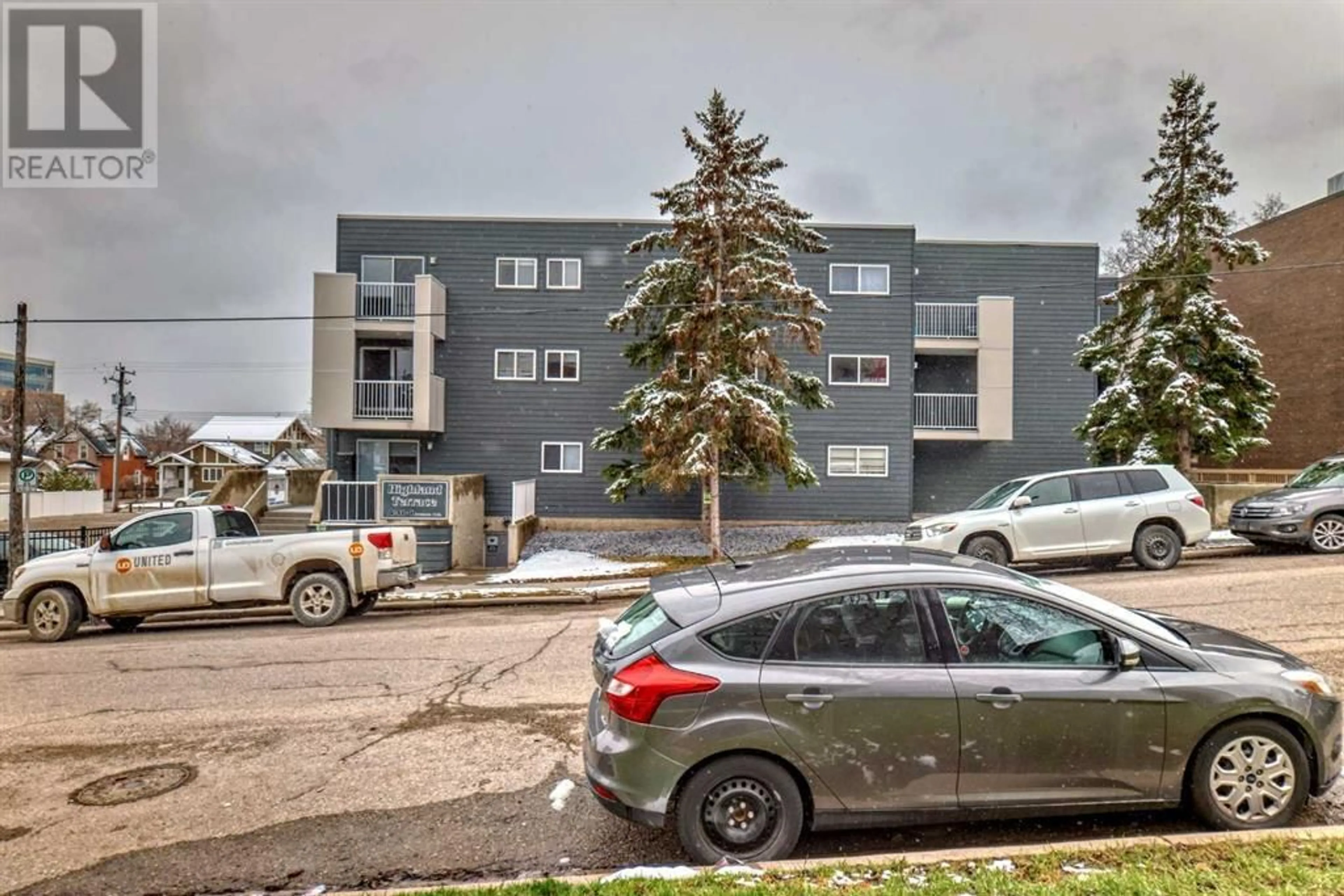 A pic from exterior of the house or condo for 301 431 1 Avenue NE, Calgary Alberta T2E0B3