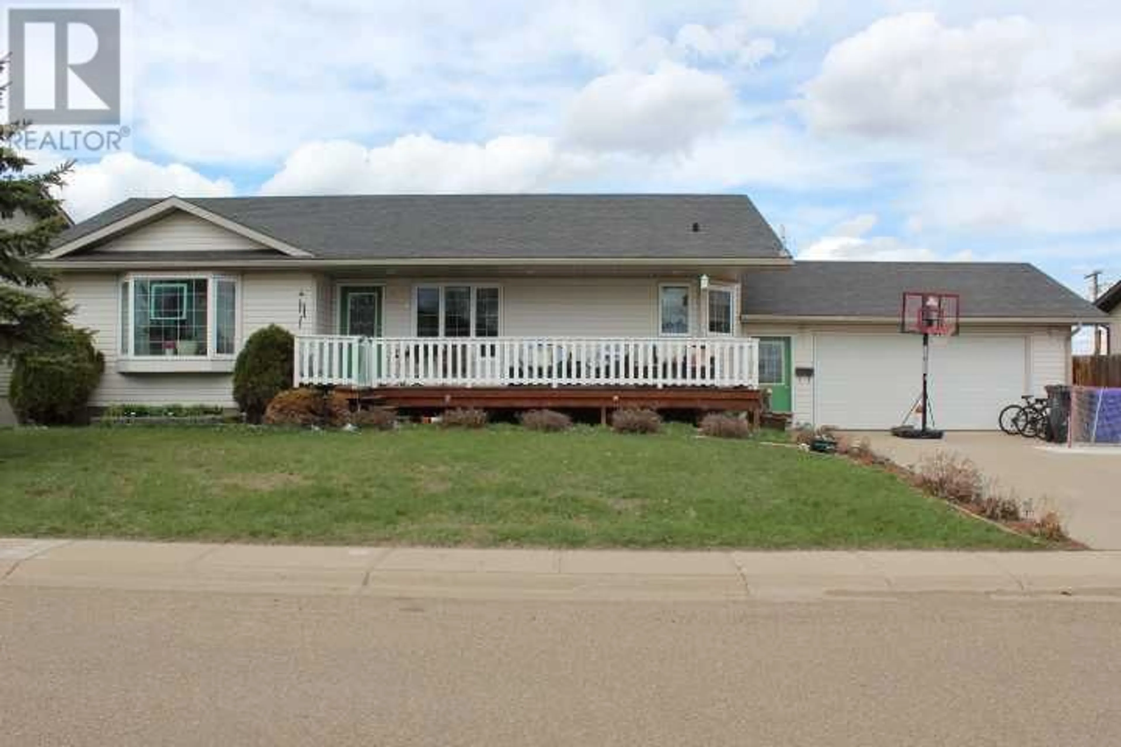Frontside or backside of a home for 109 Westview Crescent W, Bow Island Alberta T0K0G0