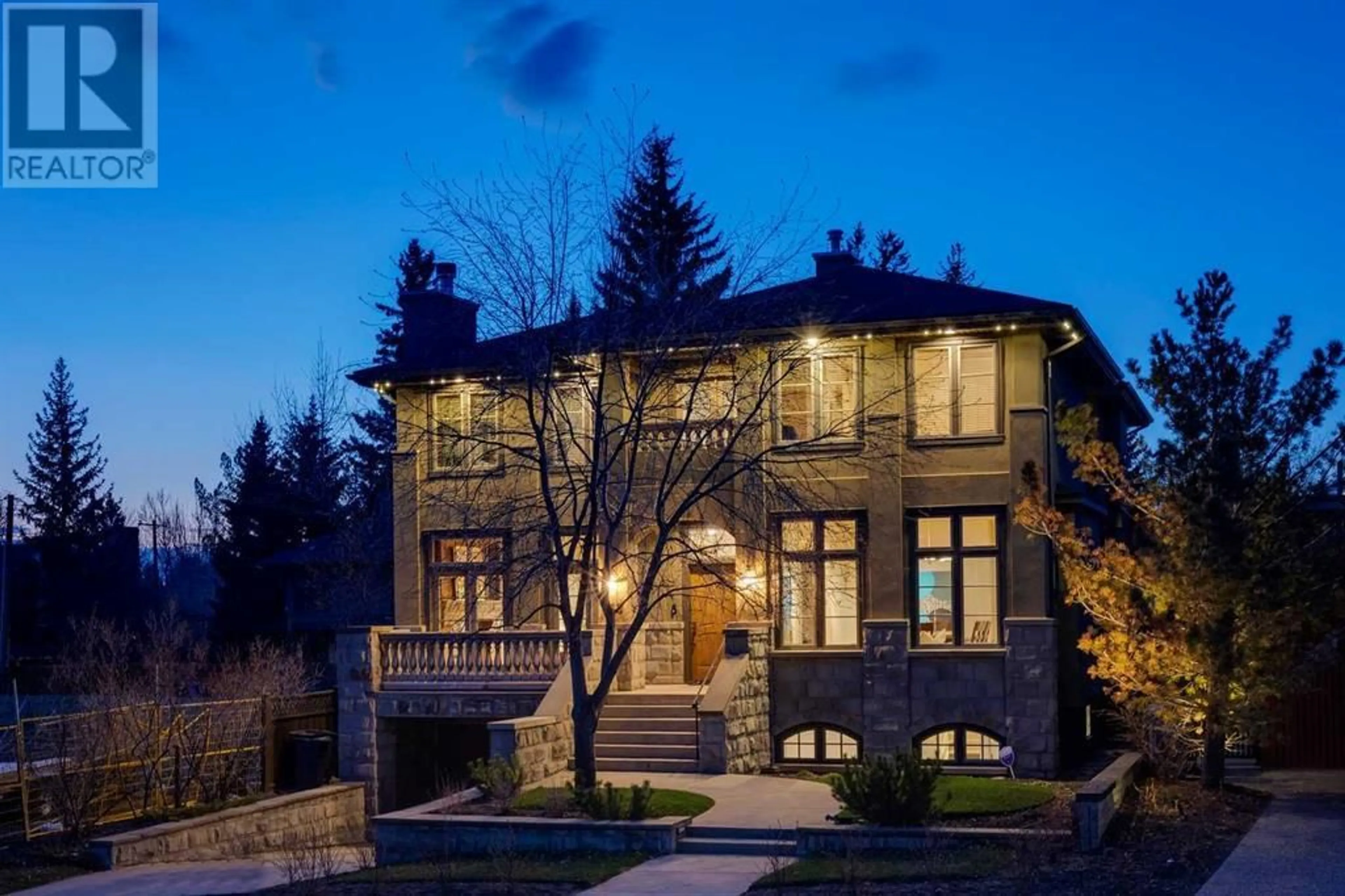 A pic from exterior of the house or condo for 818 Hillcrest Avenue SW, Calgary Alberta T2T0Y9