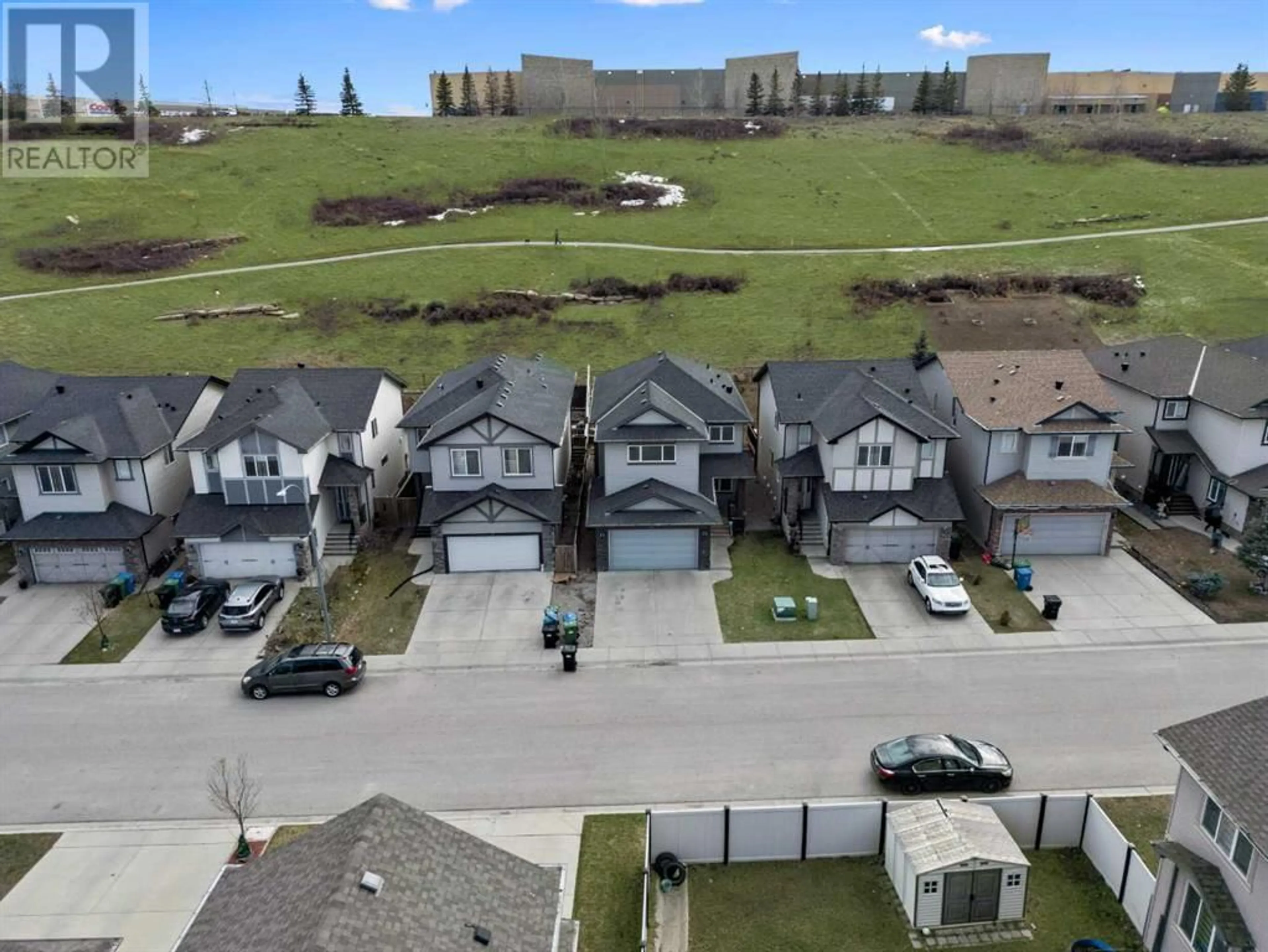 A pic from exterior of the house or condo for 114 Sherwood Mews NW, Calgary Alberta T3R0G1