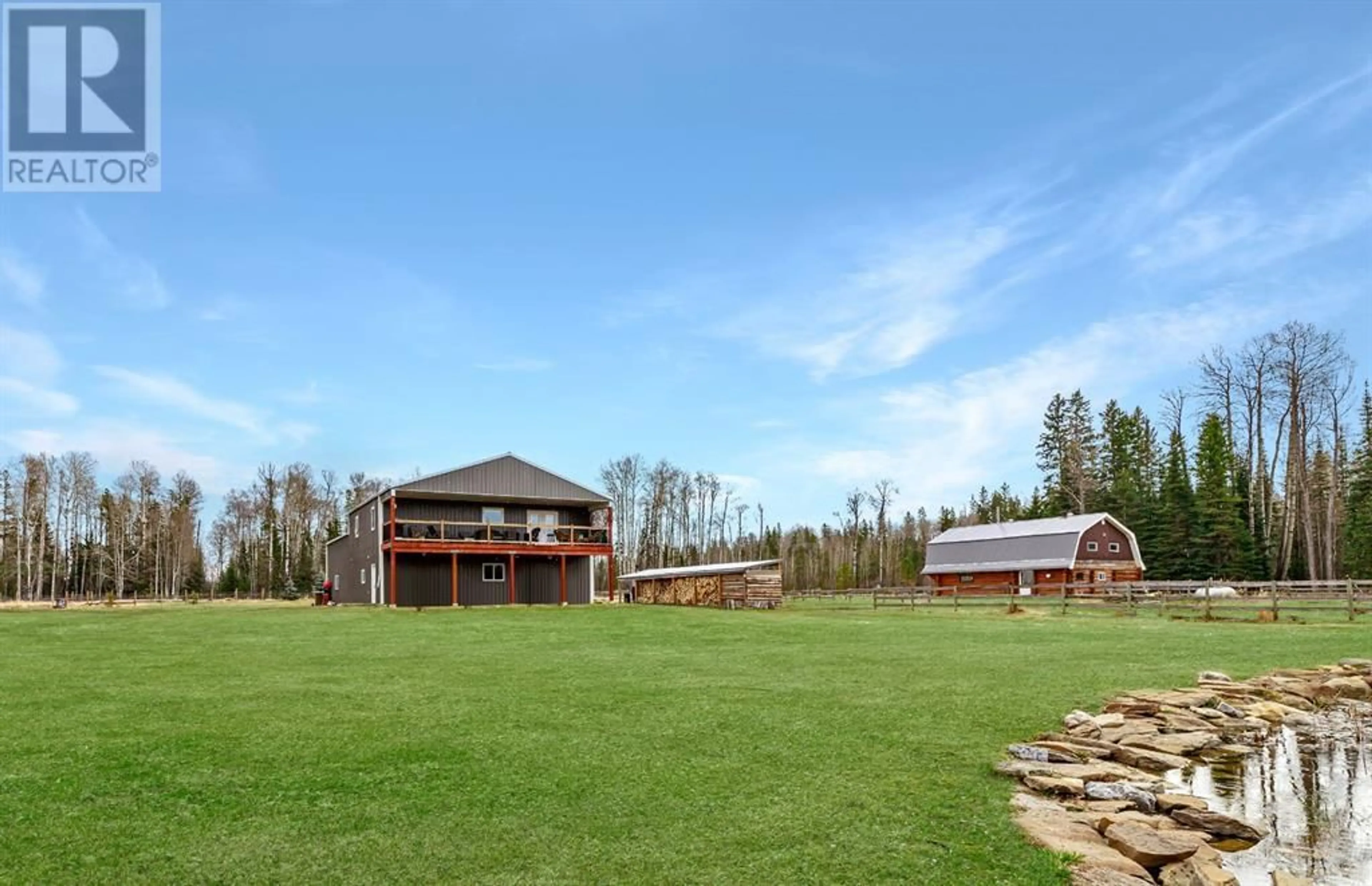 Patio for 1 72076 Township Road 450, Rural Wetaskiwin No. 10, County of Alberta T0C0A0