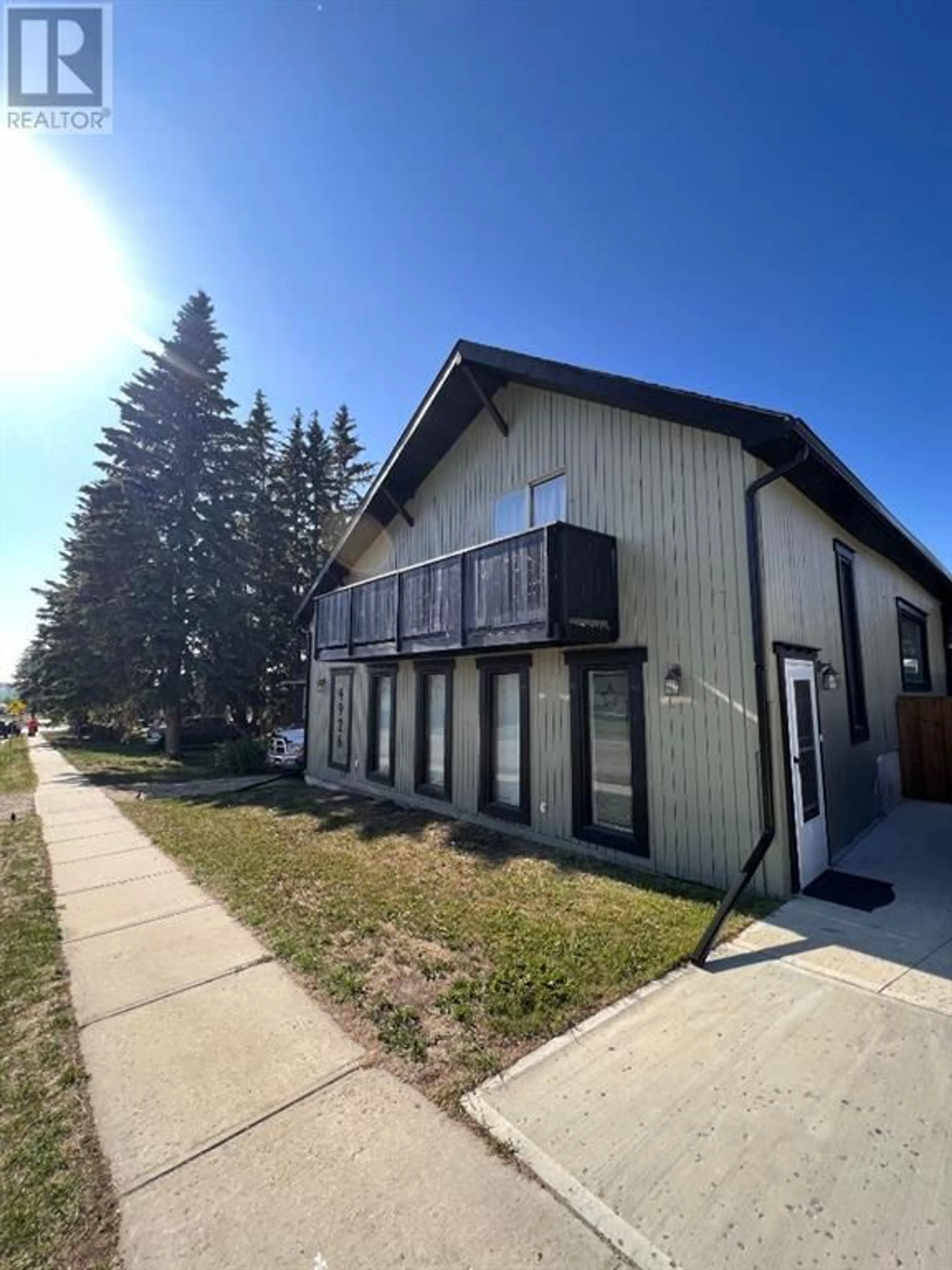 A pic from exterior of the house or condo for 4926 49 Avenue, Bentley Alberta T0C0J0