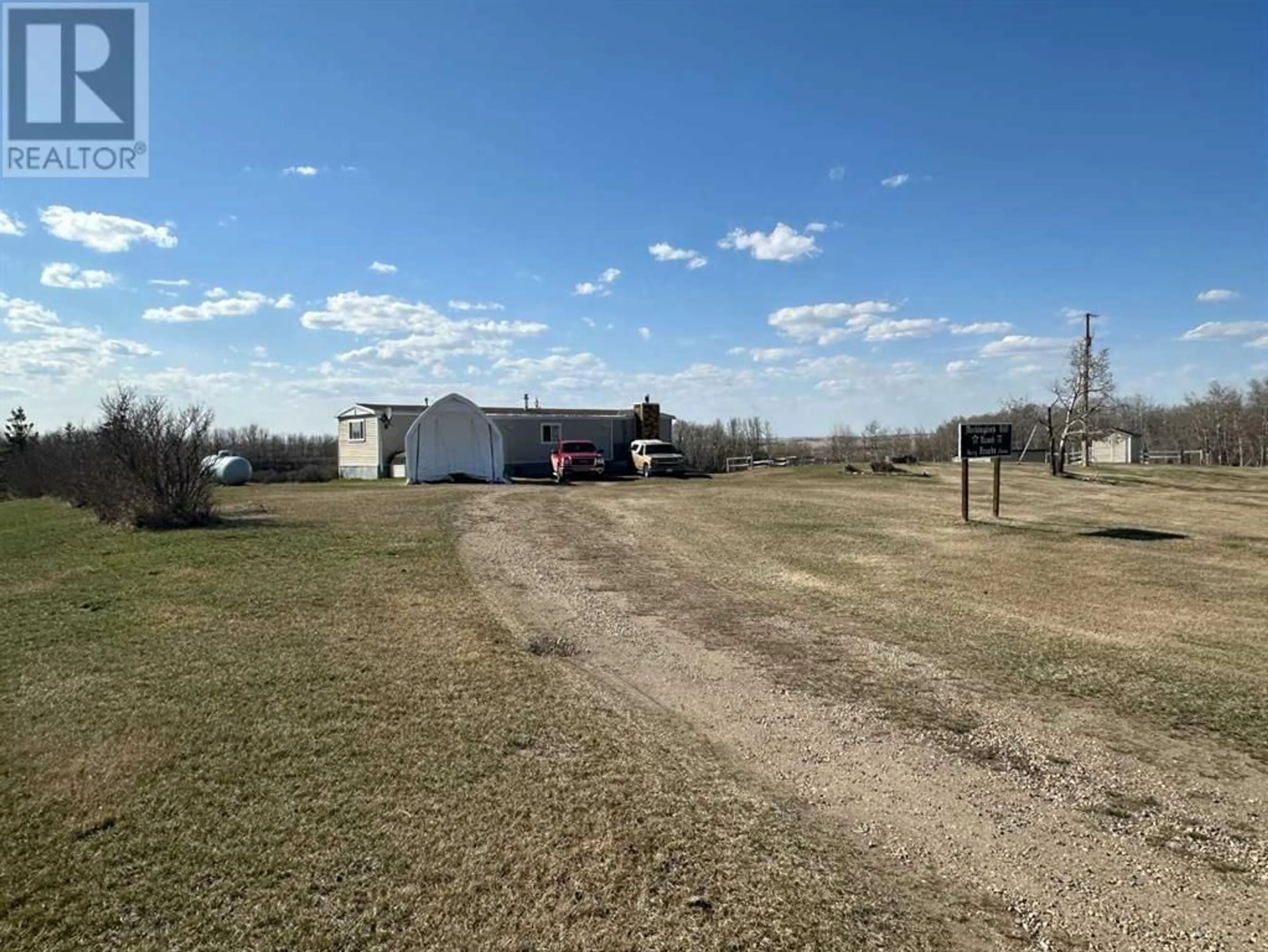 Shed for 334006 805 Highway, Rural Kneehill County Alberta T0M2G0