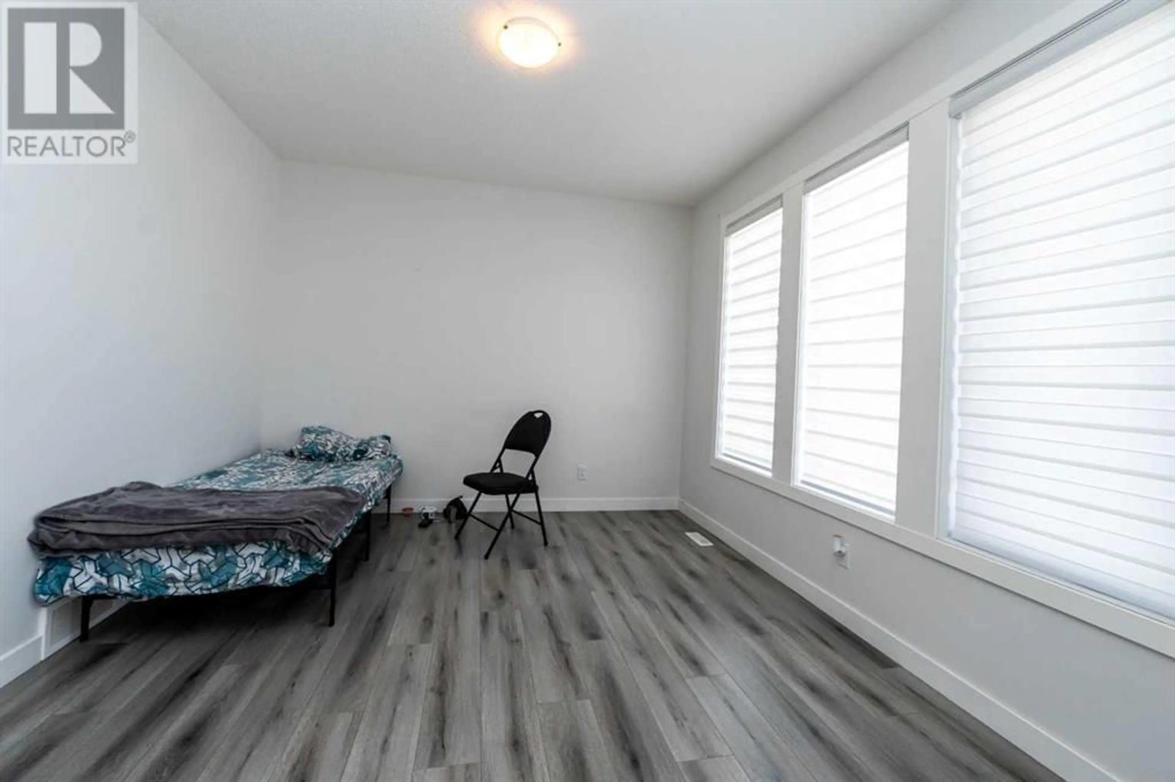 A pic of a room for 731 Redstone Drive, Calgary Alberta T3N1K9