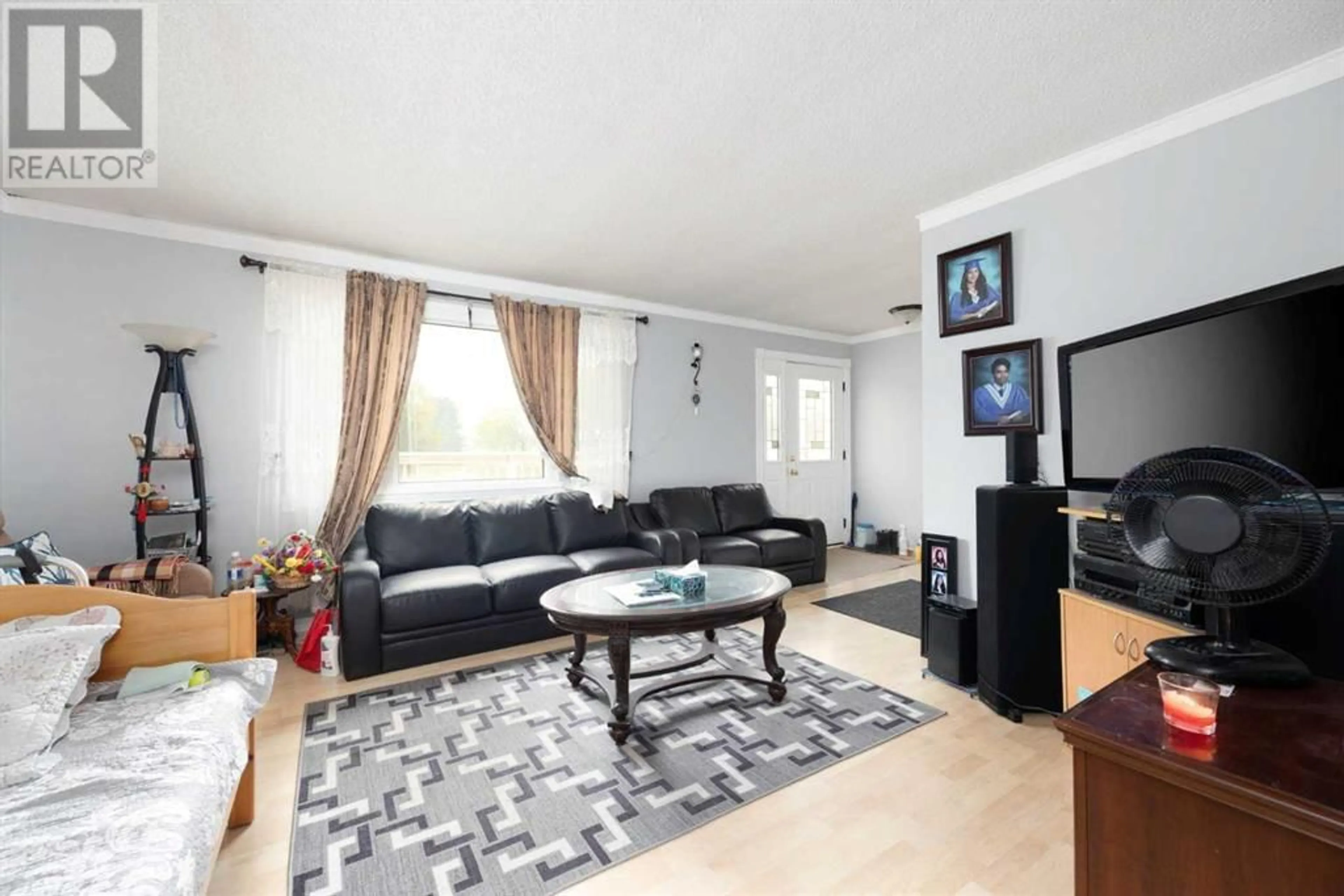 Living room for 109 Hillcrest Drive, Fort McMurray Alberta T9H3T7