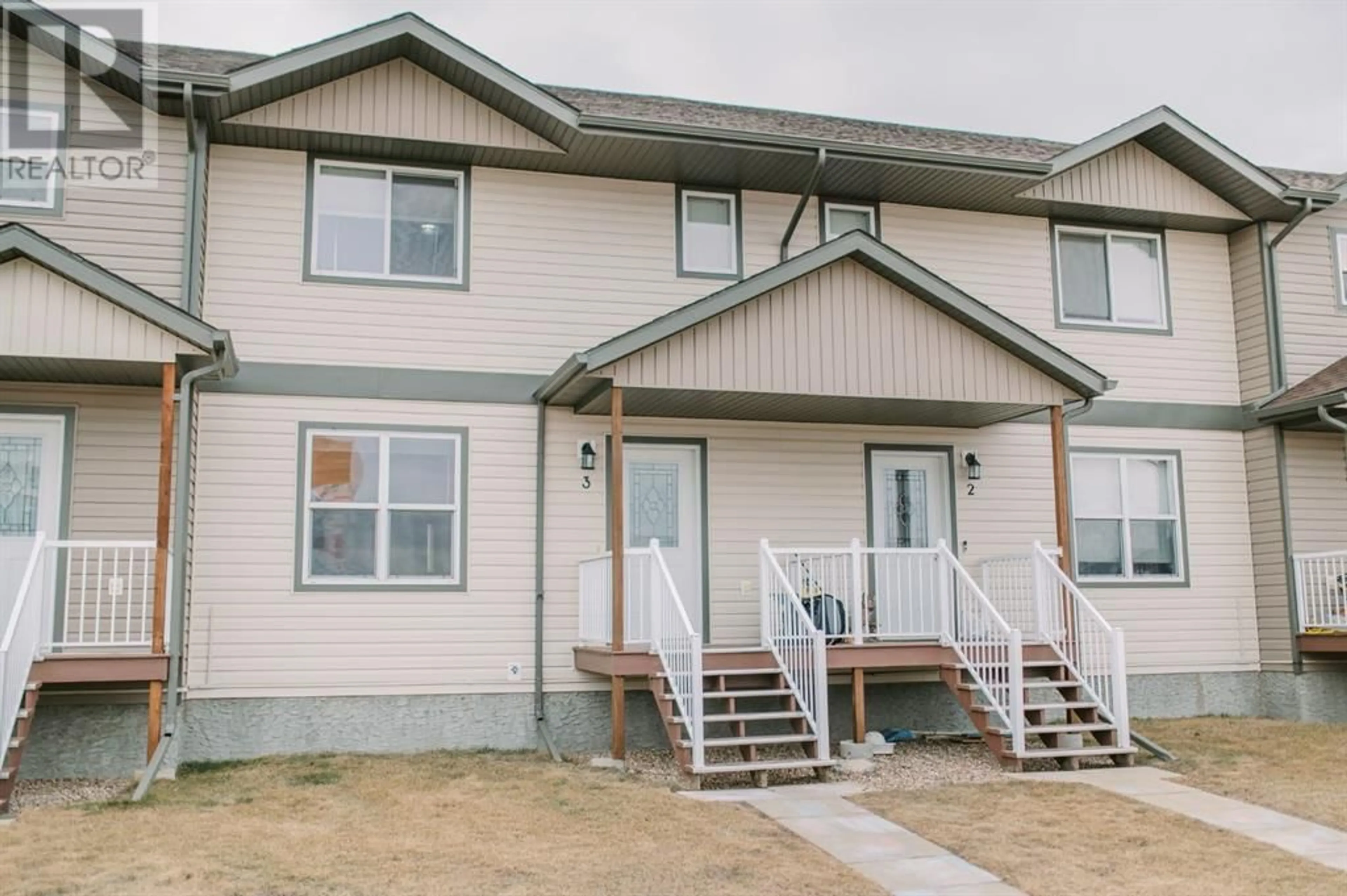 A pic from exterior of the house or condo for 3 4721 62 Street, Stettler Alberta T0C2L2
