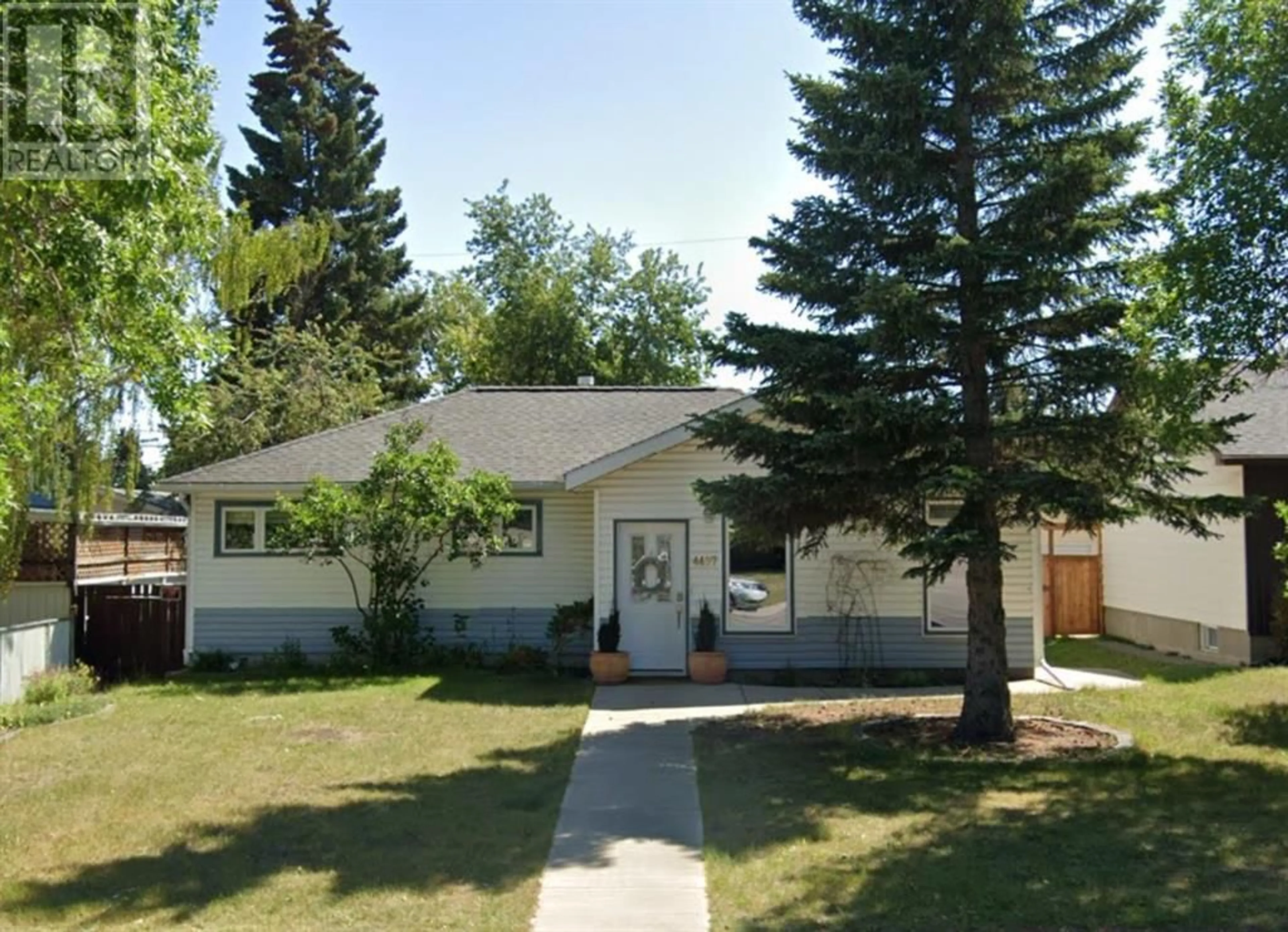 Frontside or backside of a home for 4407 46 Avenue SW, Calgary Alberta T3E1H8